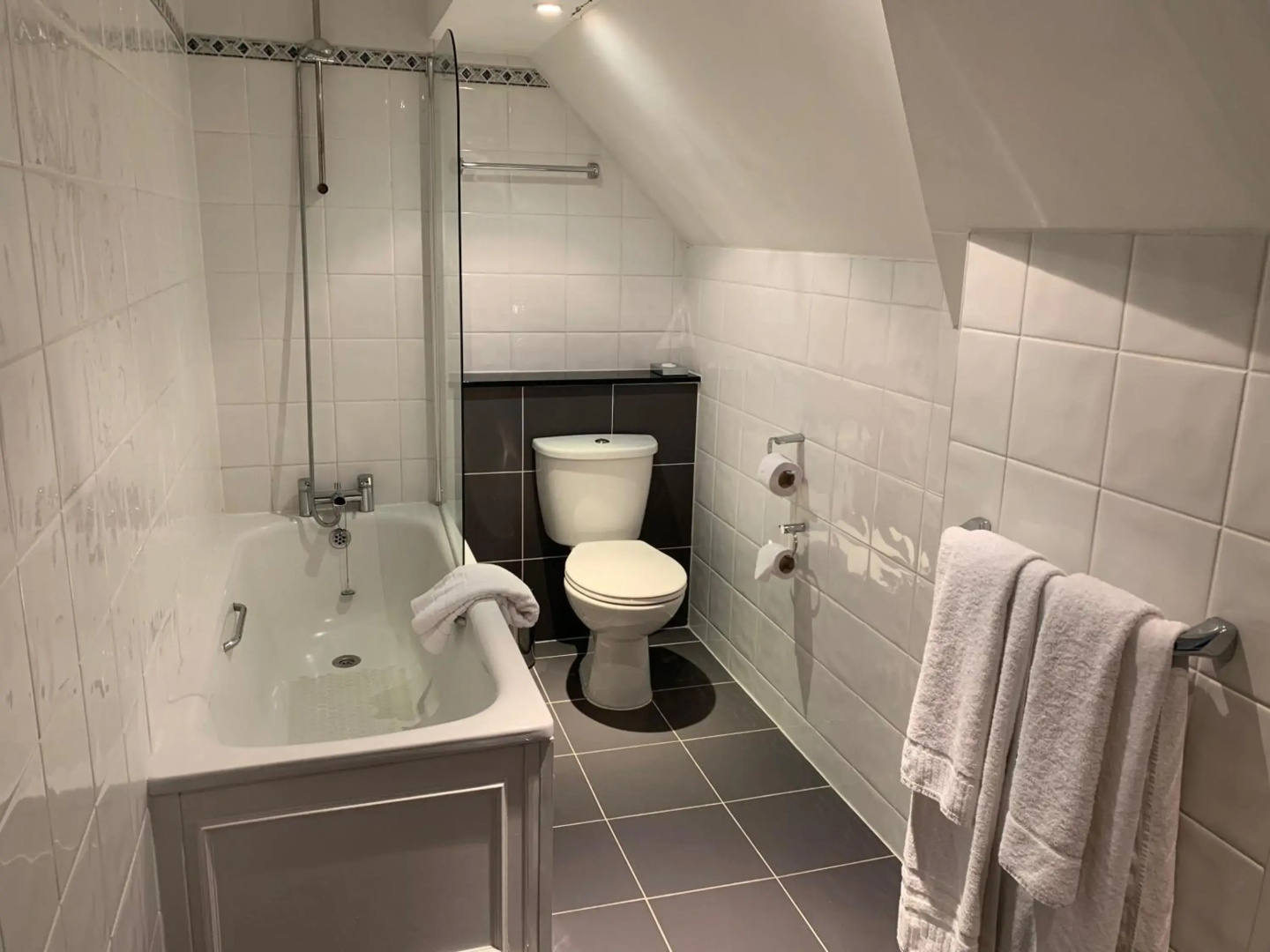Barons Court Hotel