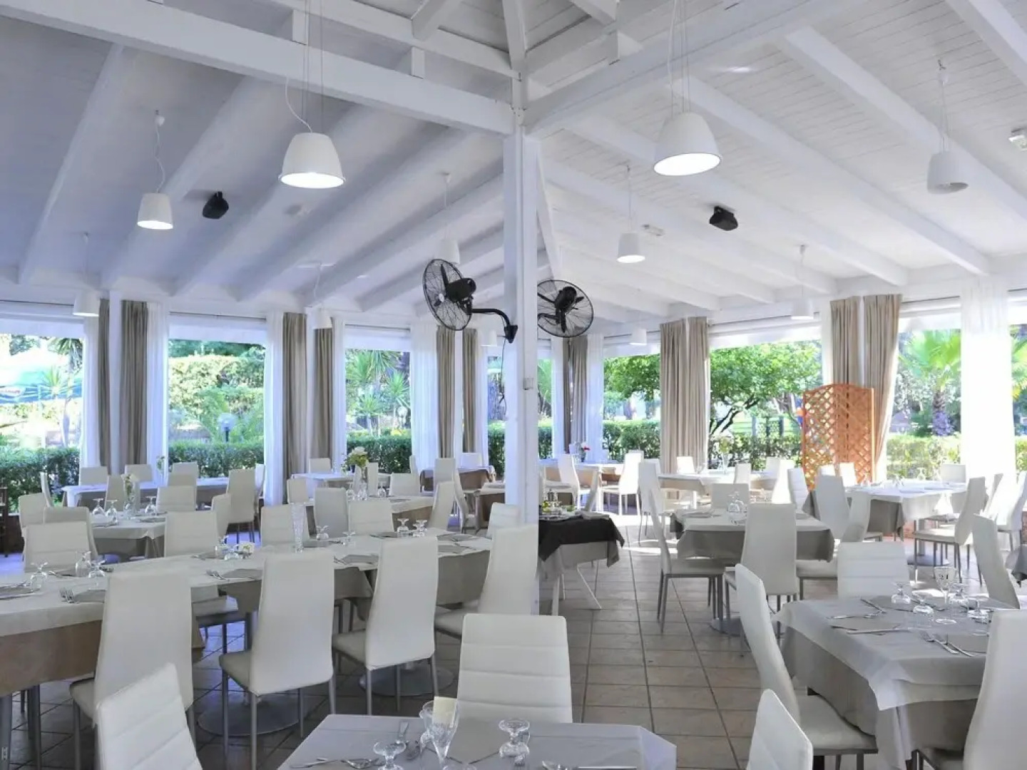 New Apartment in Baia Domzia Near the sea