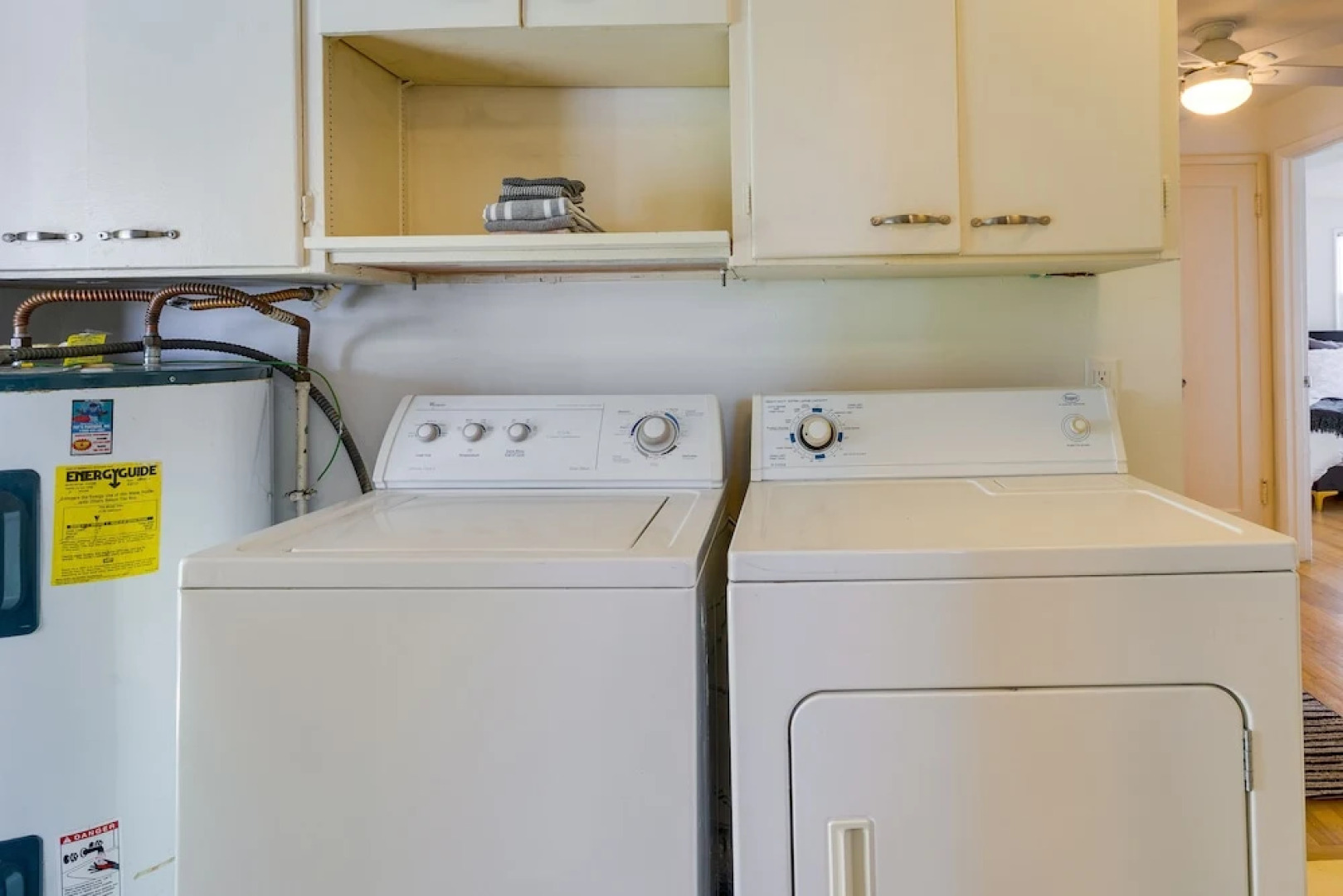 Downtown Kirkland Rental: Steps to Lake Washington