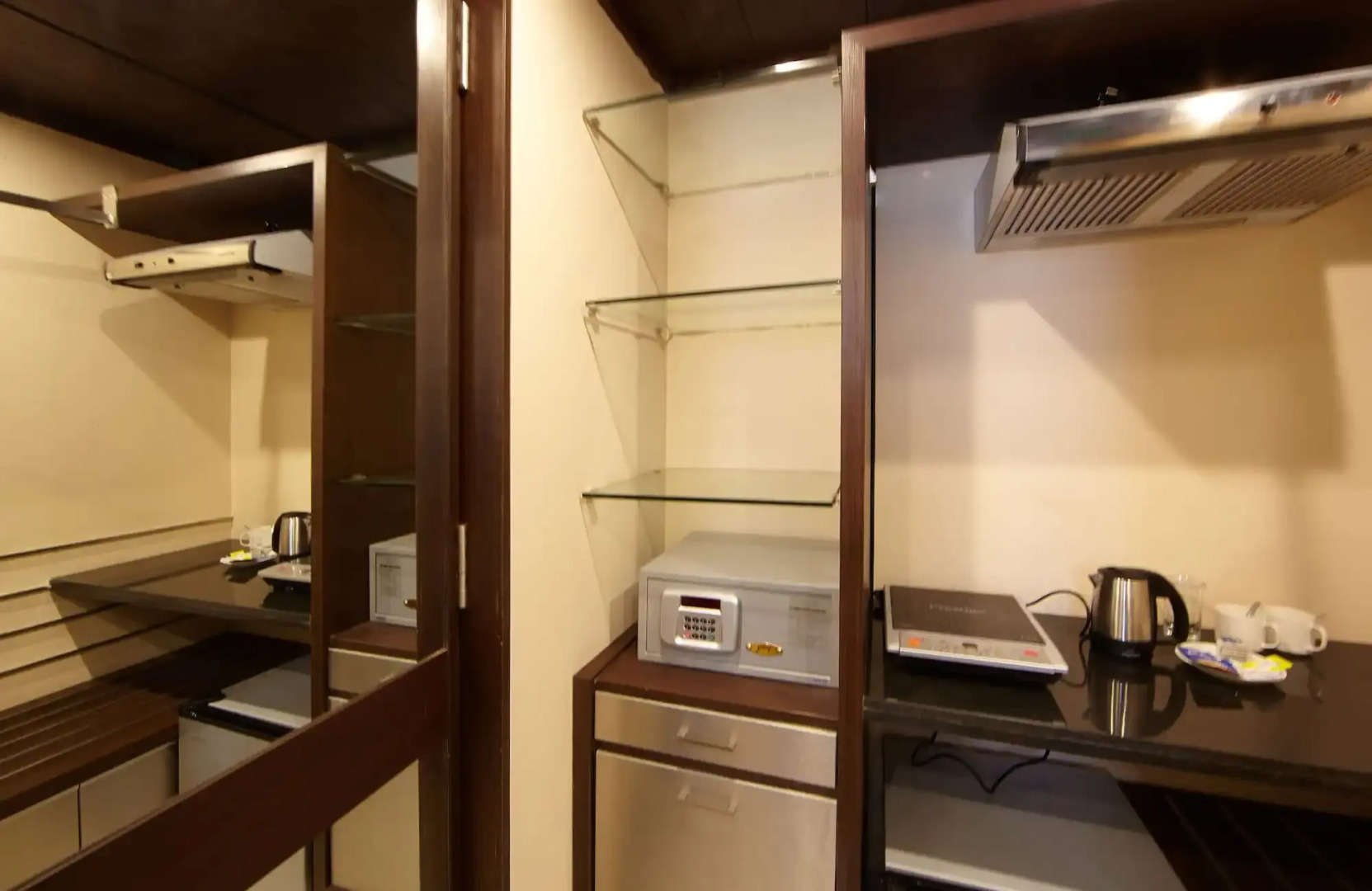 Saravana's Golden Fruits Business Suites