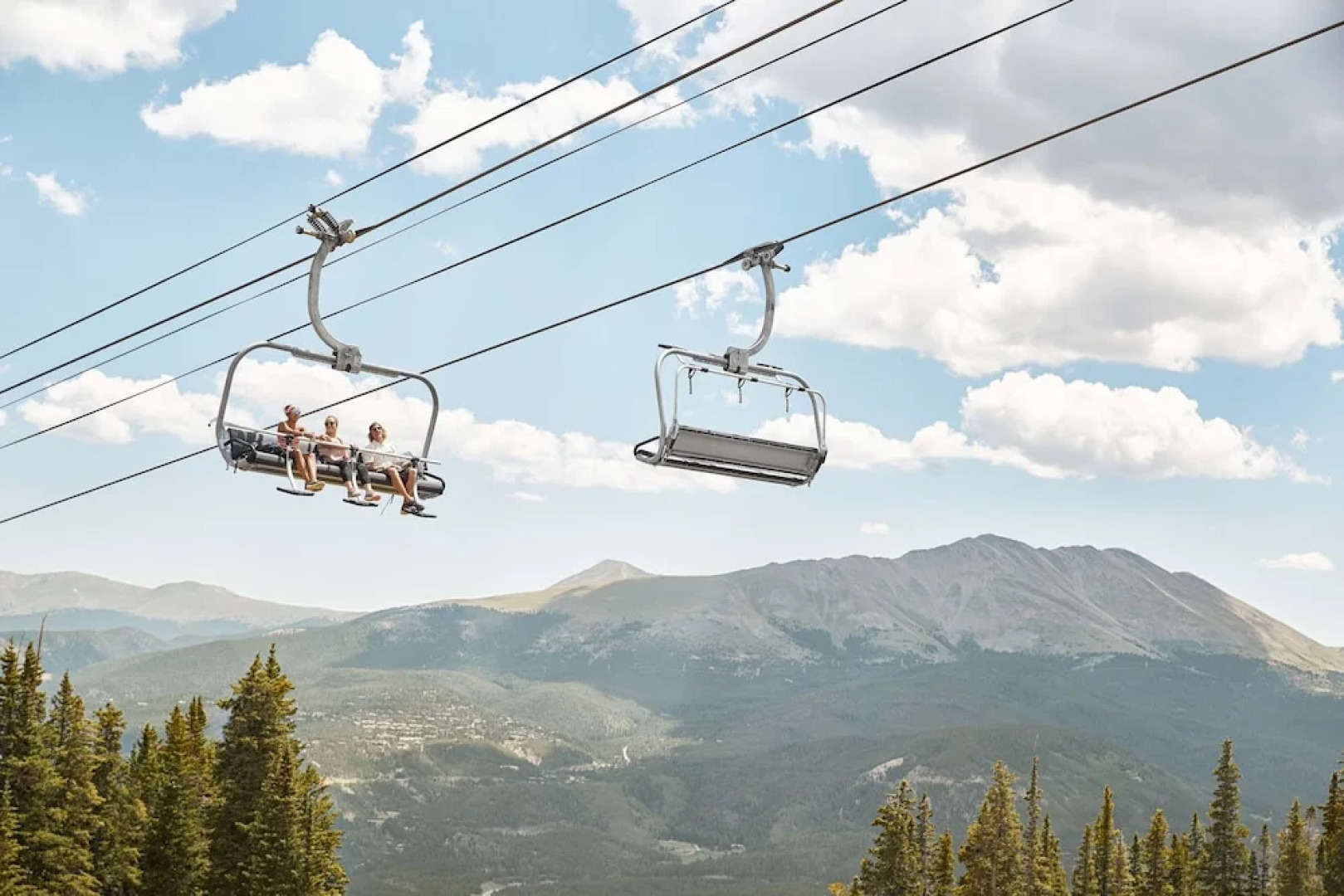 Rocky Mountain Luxury - Large Ski-in Winter Townhome 6ppl 2 Bedroom Townhouse by RedAwning