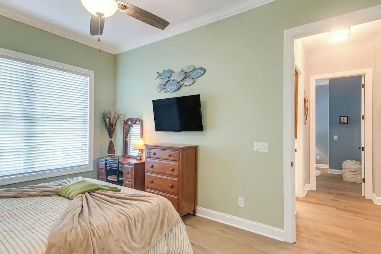 Walk to Public Beach: Hideaway in St Simons Island