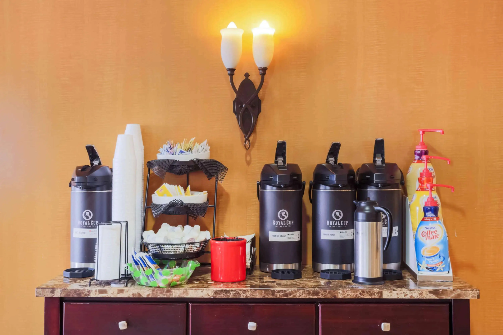 La Quinta Inn & Suites by Wyndham Islip - MacArthur Airport