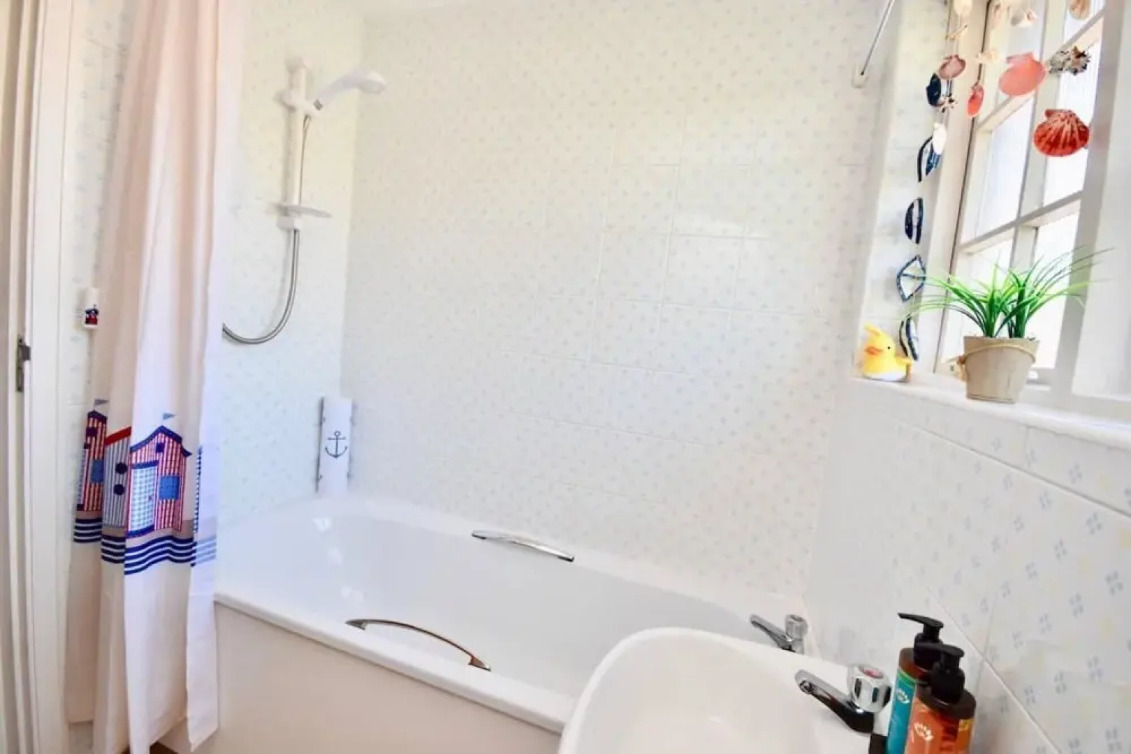 Harbour Life Dog Welcoming Yarmouth First Floor Apartment Sleeps 4