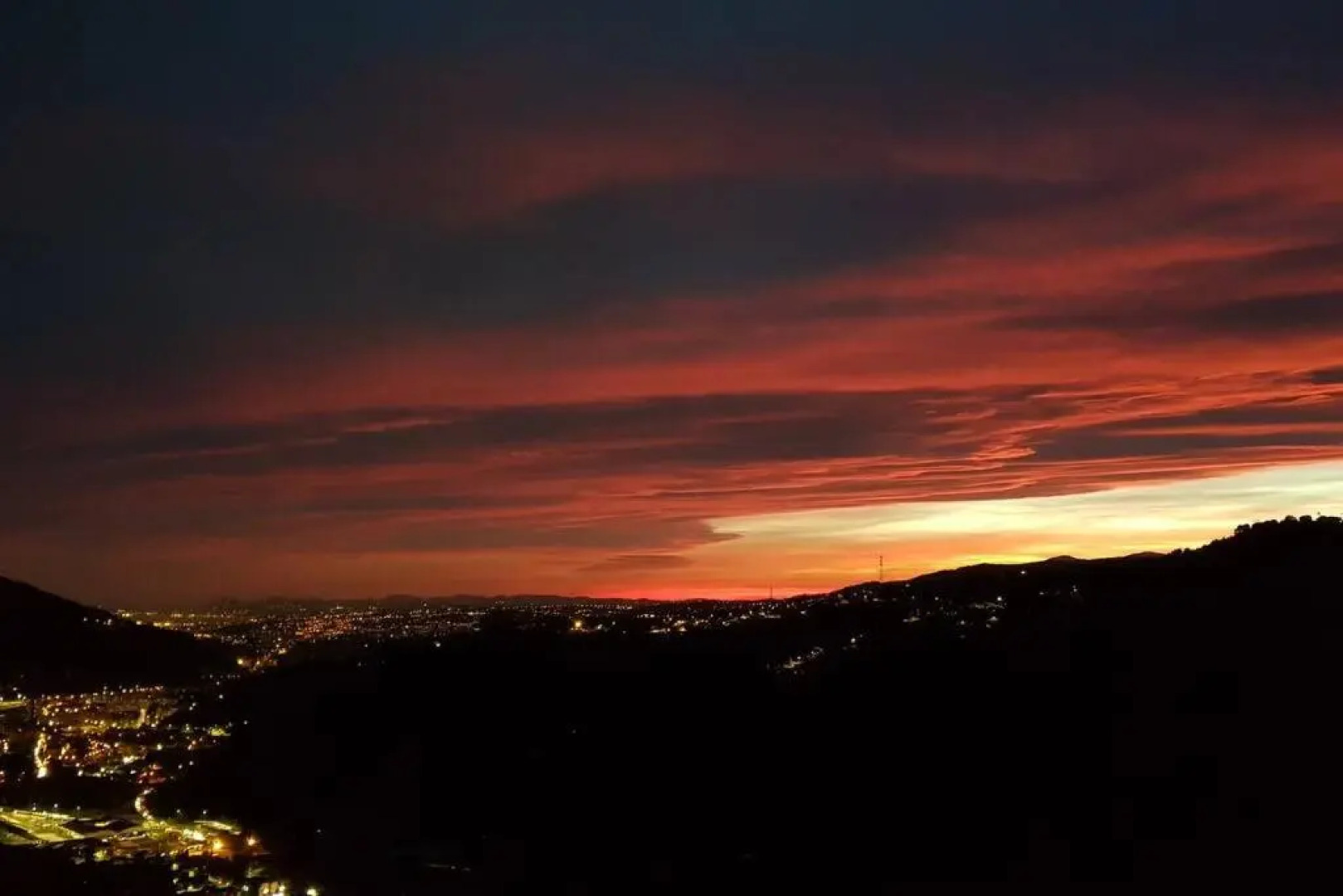 Chalet Côte d'Azur Piscine Terrasse et Vue Mer