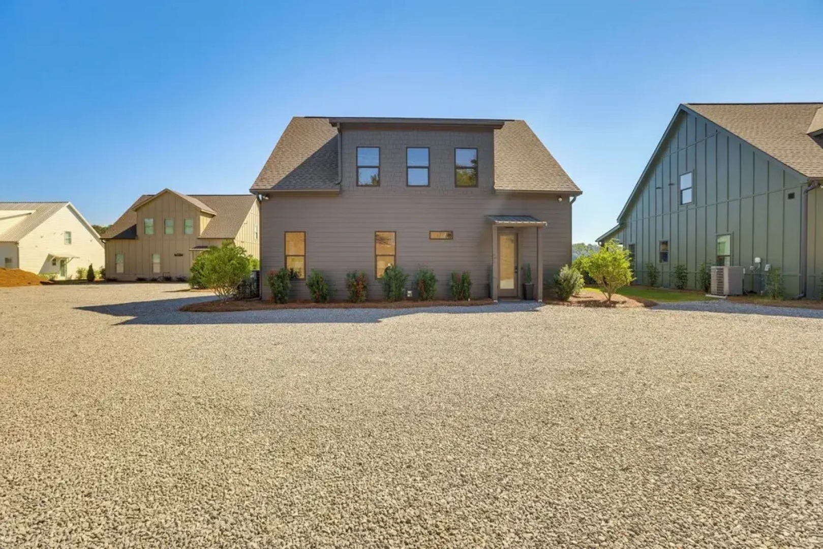 Waterfront Home in Alex City, Near Auburn