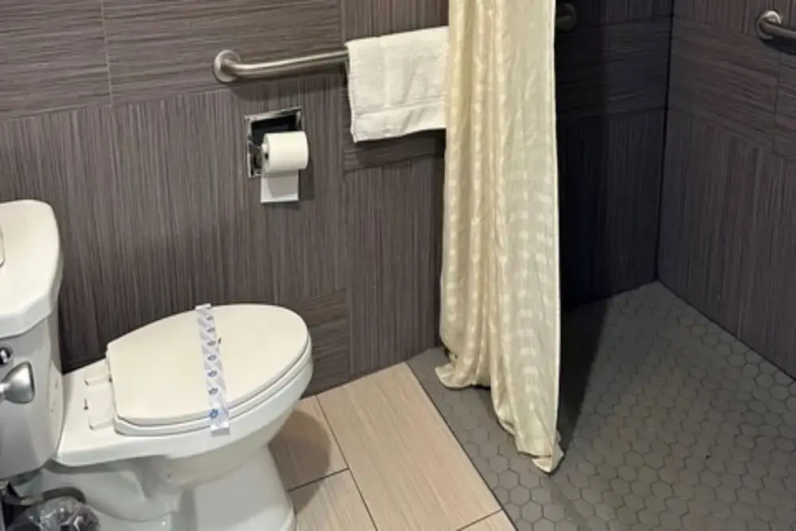 Passport Inn & Suites Corona Hotel