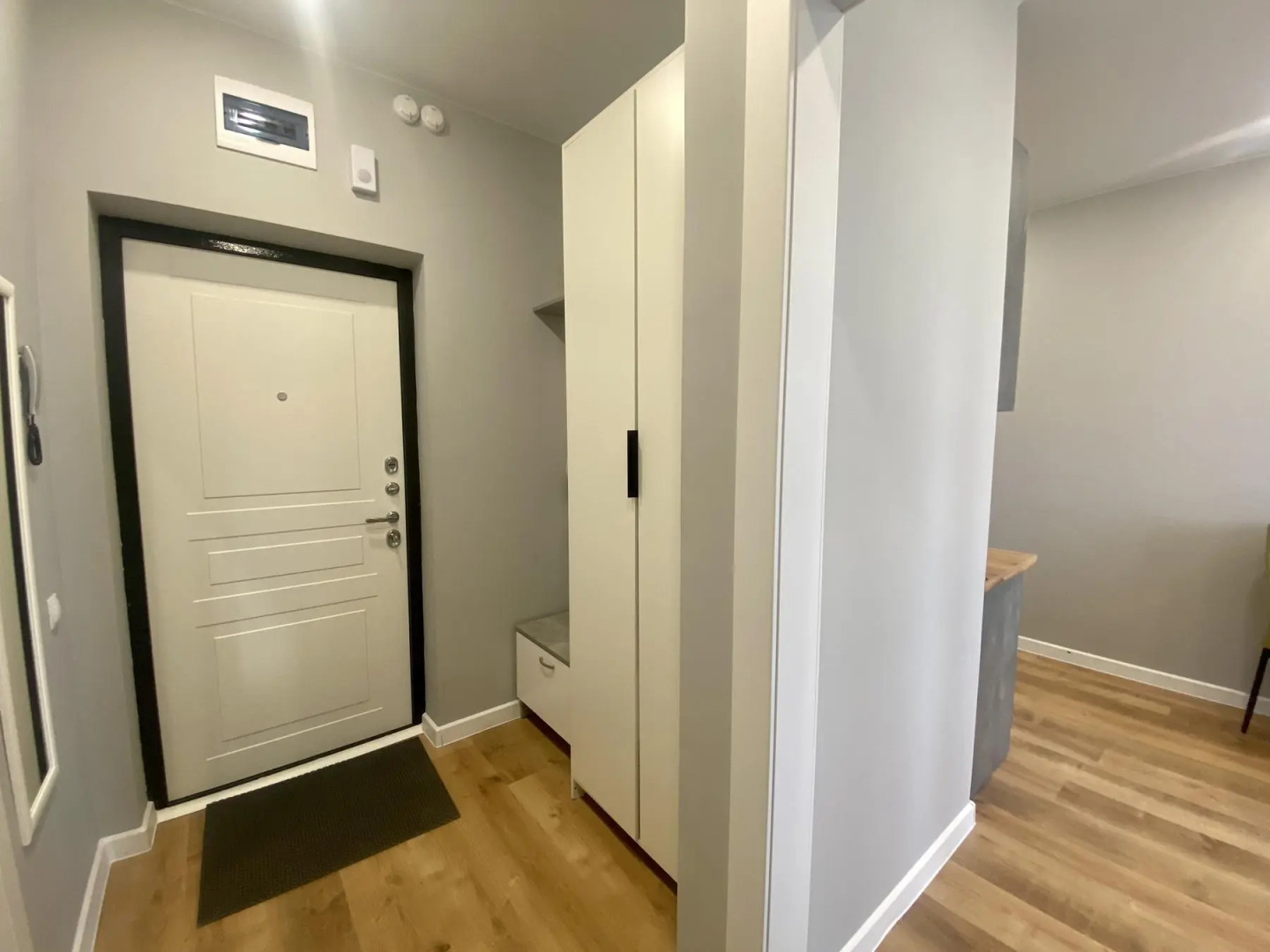 Апартаменты на улице Сергея Джанбровского 9