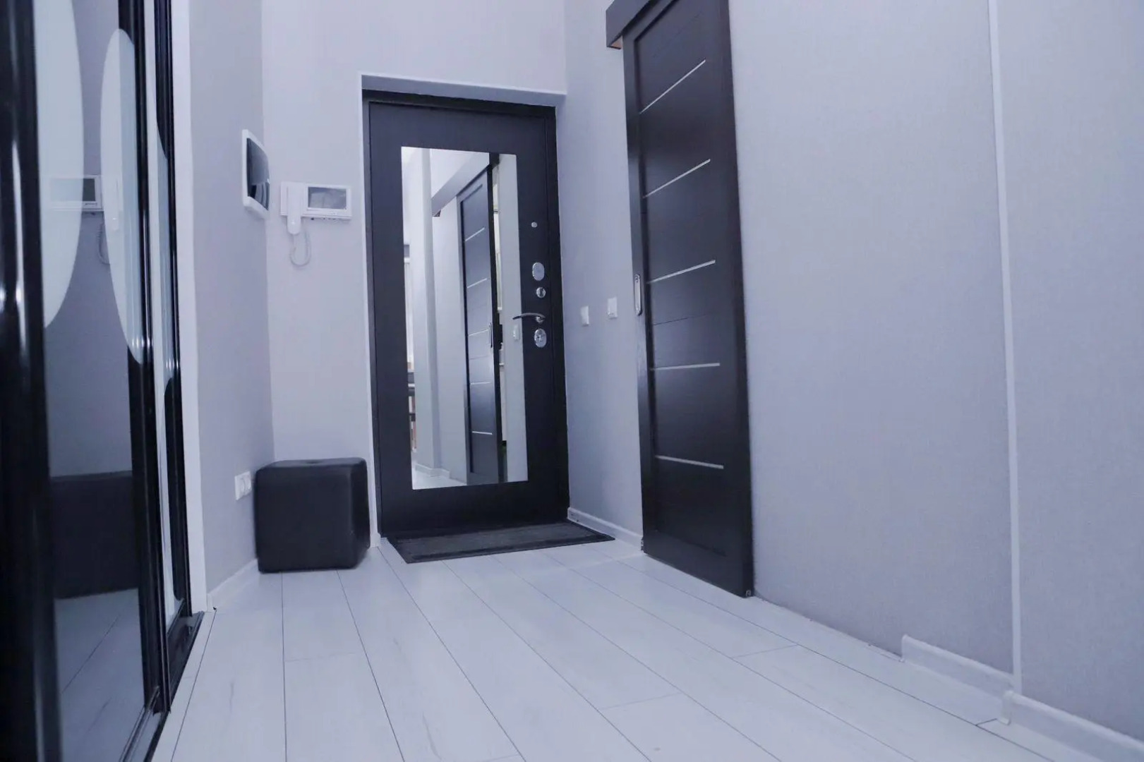 Квартиру надо в микрорайоне Пронина 5