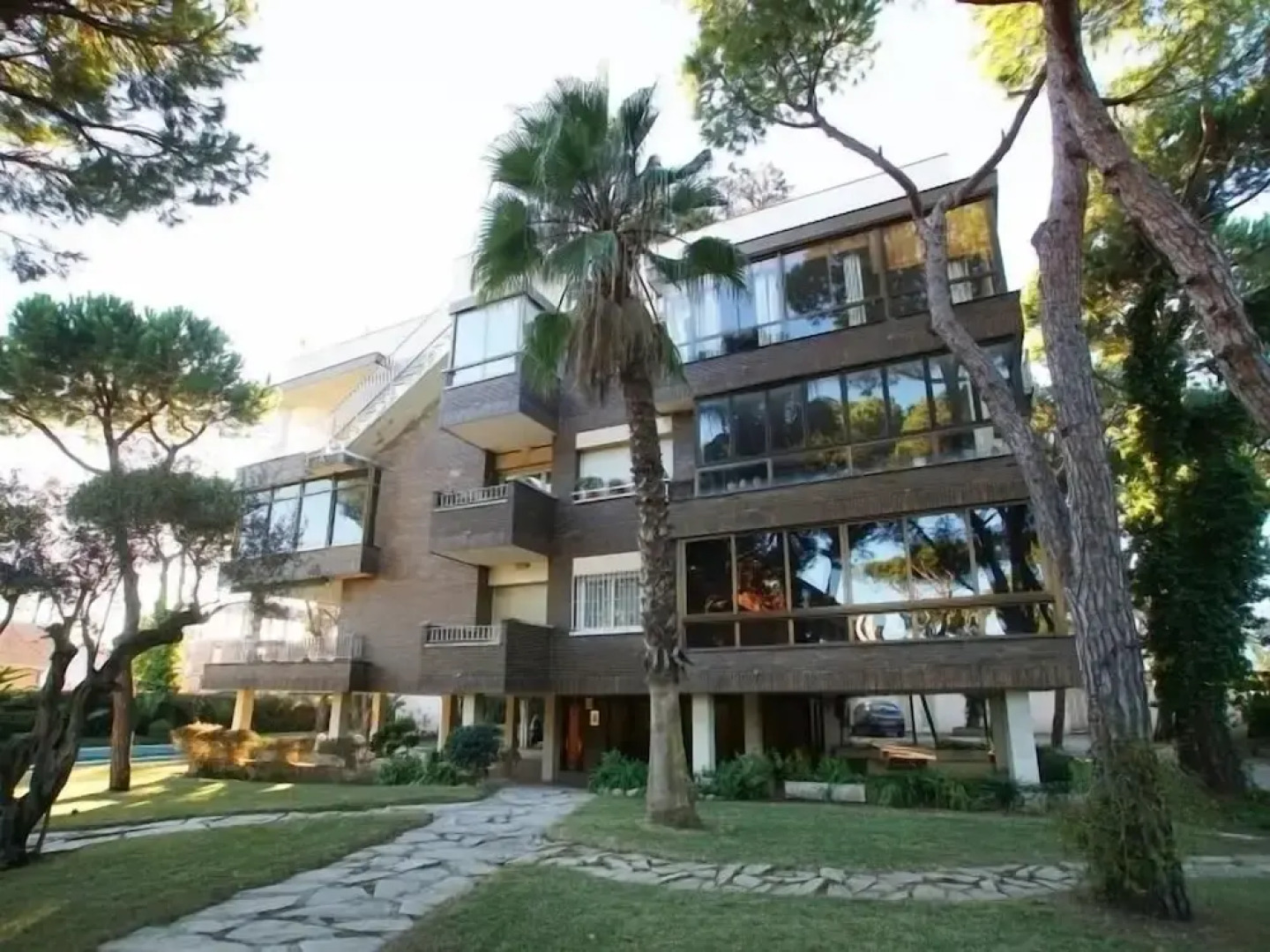 Amity Be my Guest Castelldefels