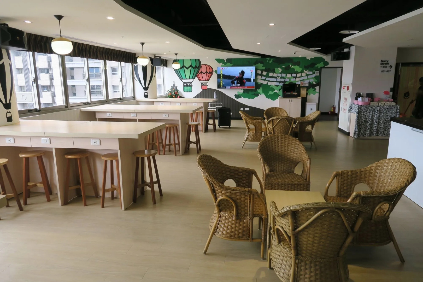 Heybear Capsule Hotel