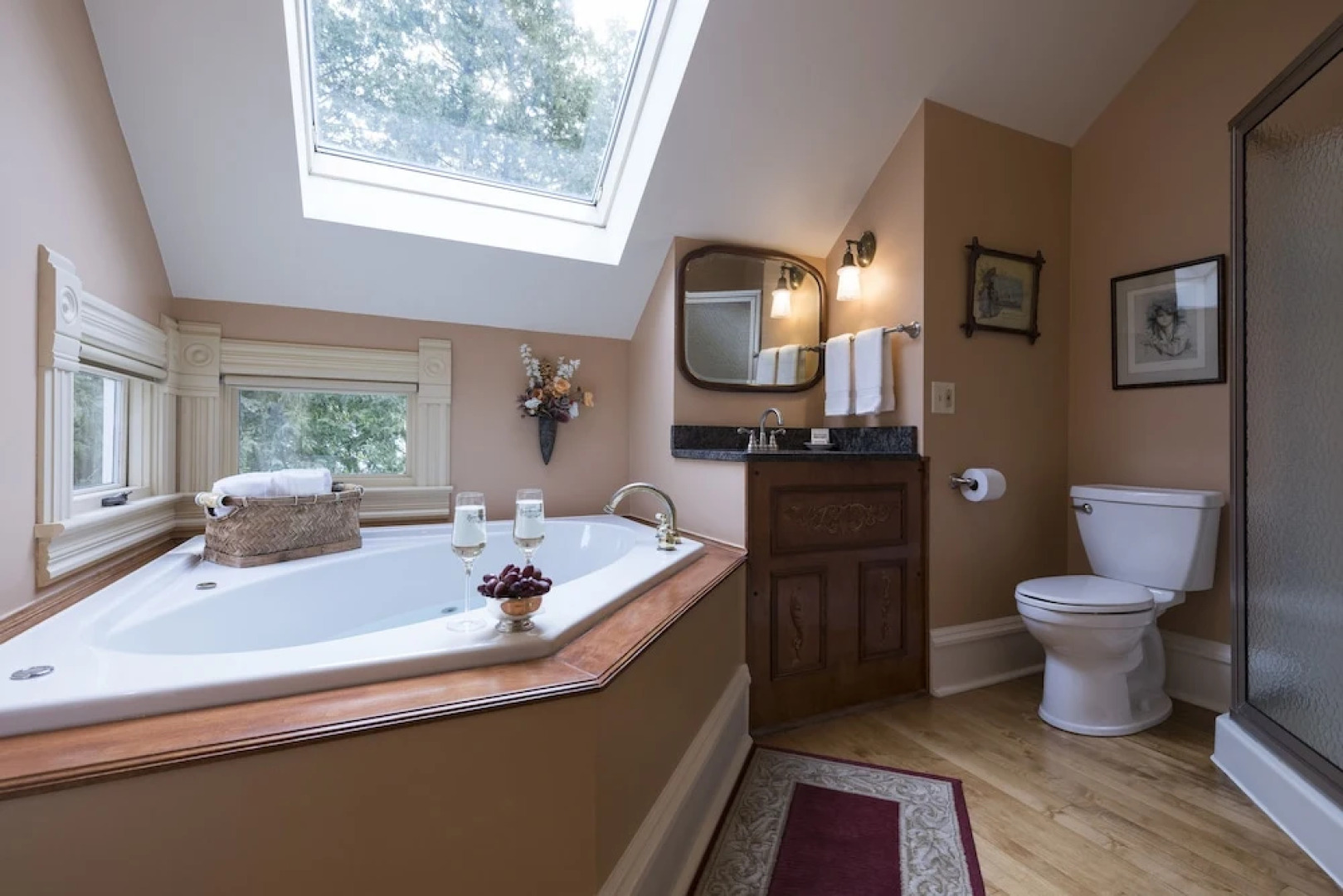 Thorp House Inn & Cottages