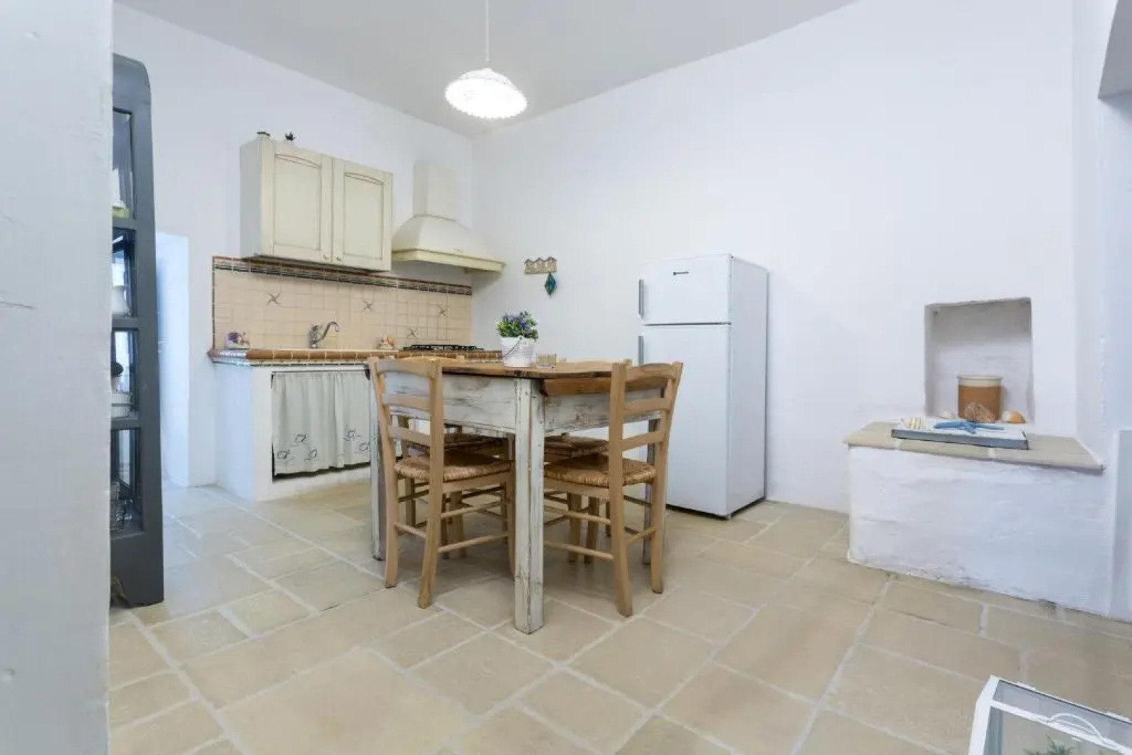 Trullo e appartamenti al mare