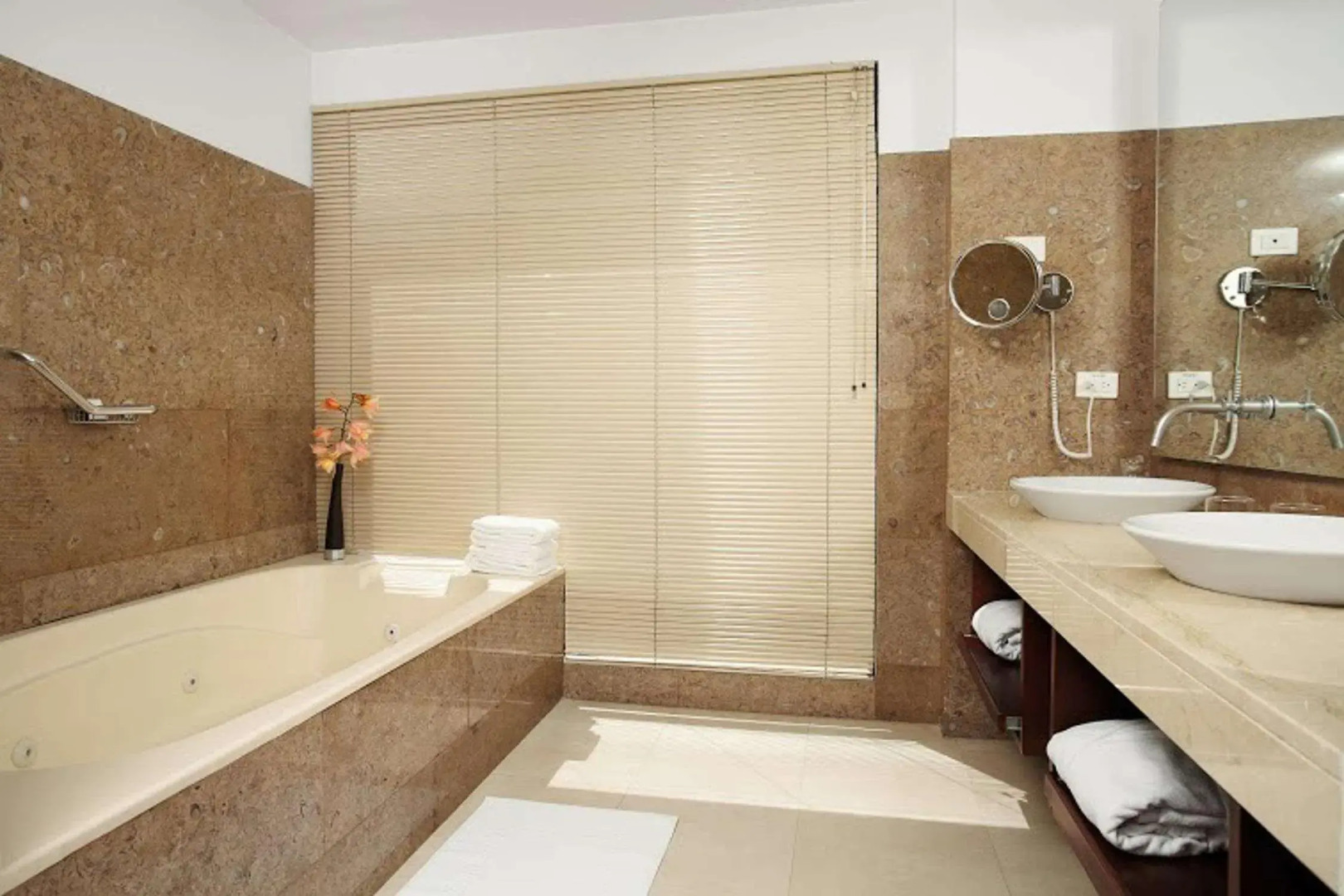 Doubletree By Hilton Bogota Calle 100,Co