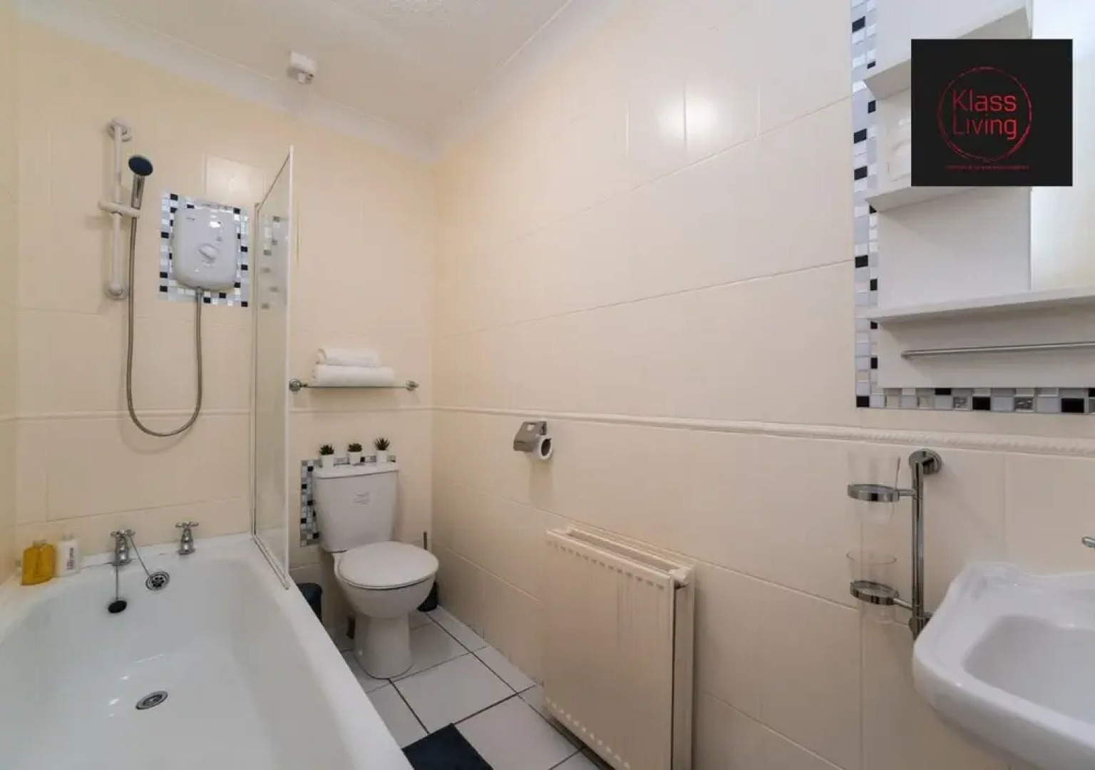 One Bedroom Apartment by Klass Living Serviced Accommodation Coatbridge - Albion Apartment with Wifi and Parking