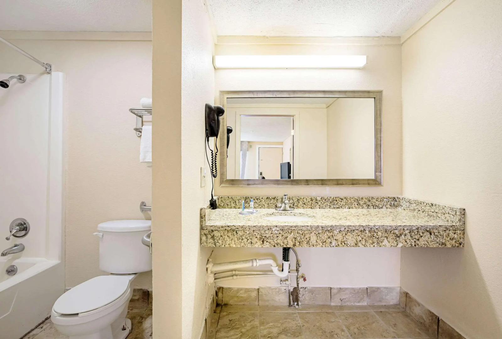 Rodeway Inn Metro Airport