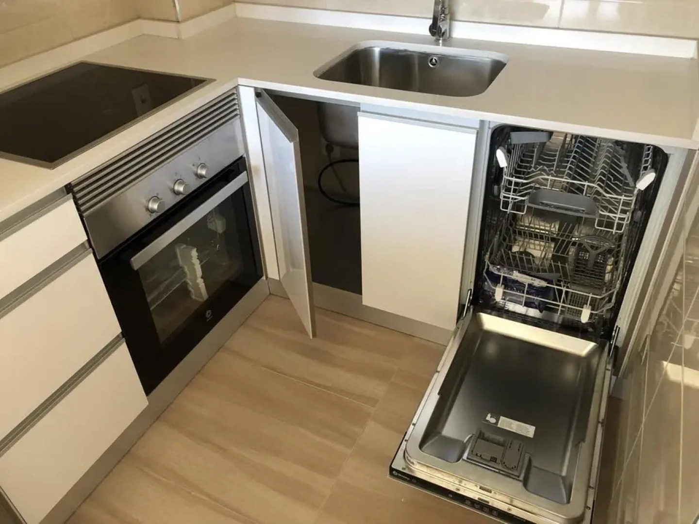 Apartment With 2 Bedrooms in Illa de Arousa, With Wonderful sea View, Furnished Garden and Wifi Near the Beach