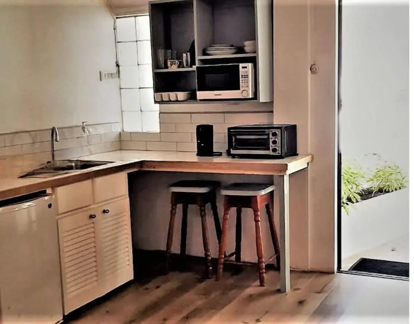 Bananaquit Apartments