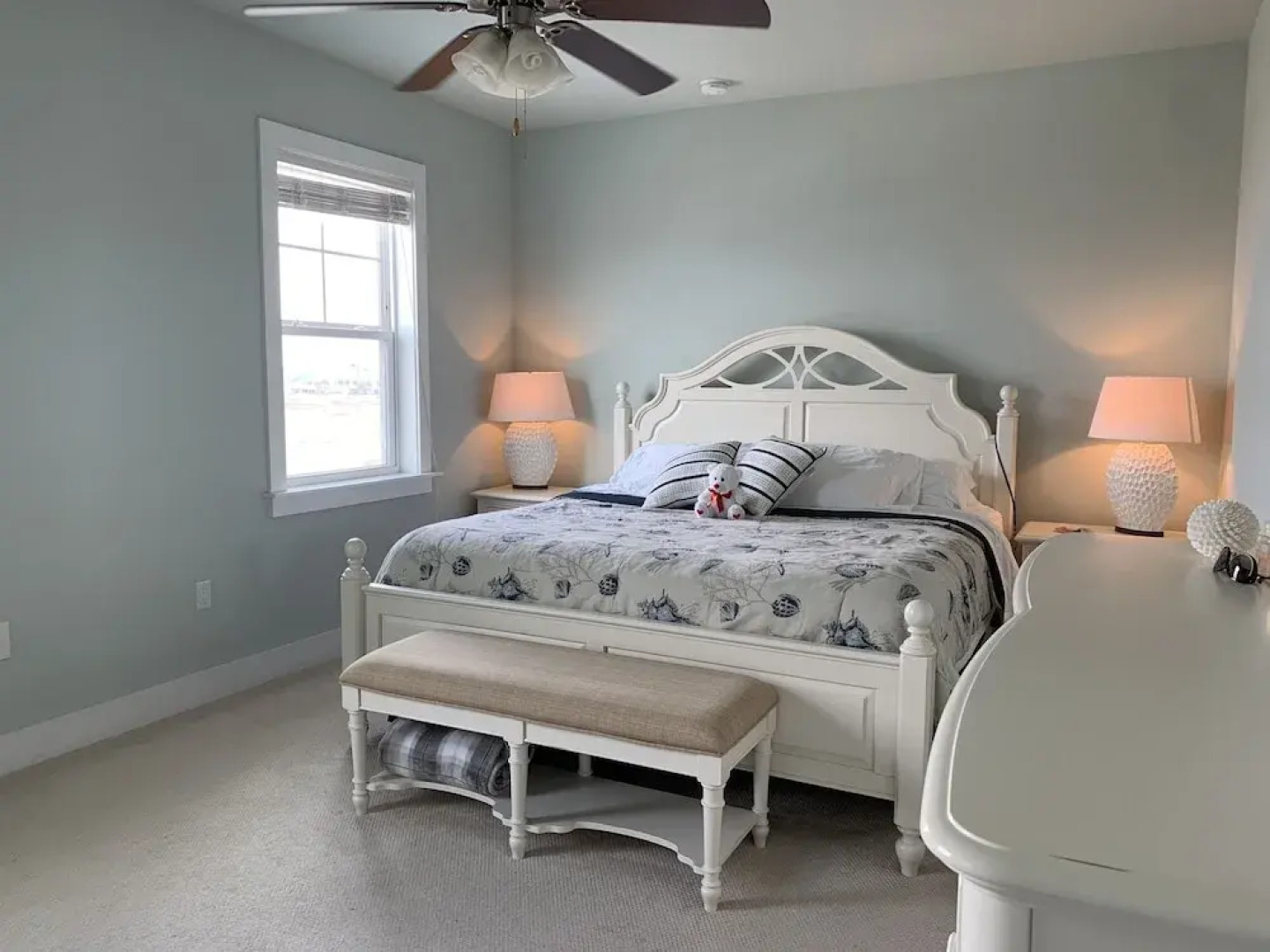 Sunset View 4 Bedroom Home by RedAwning