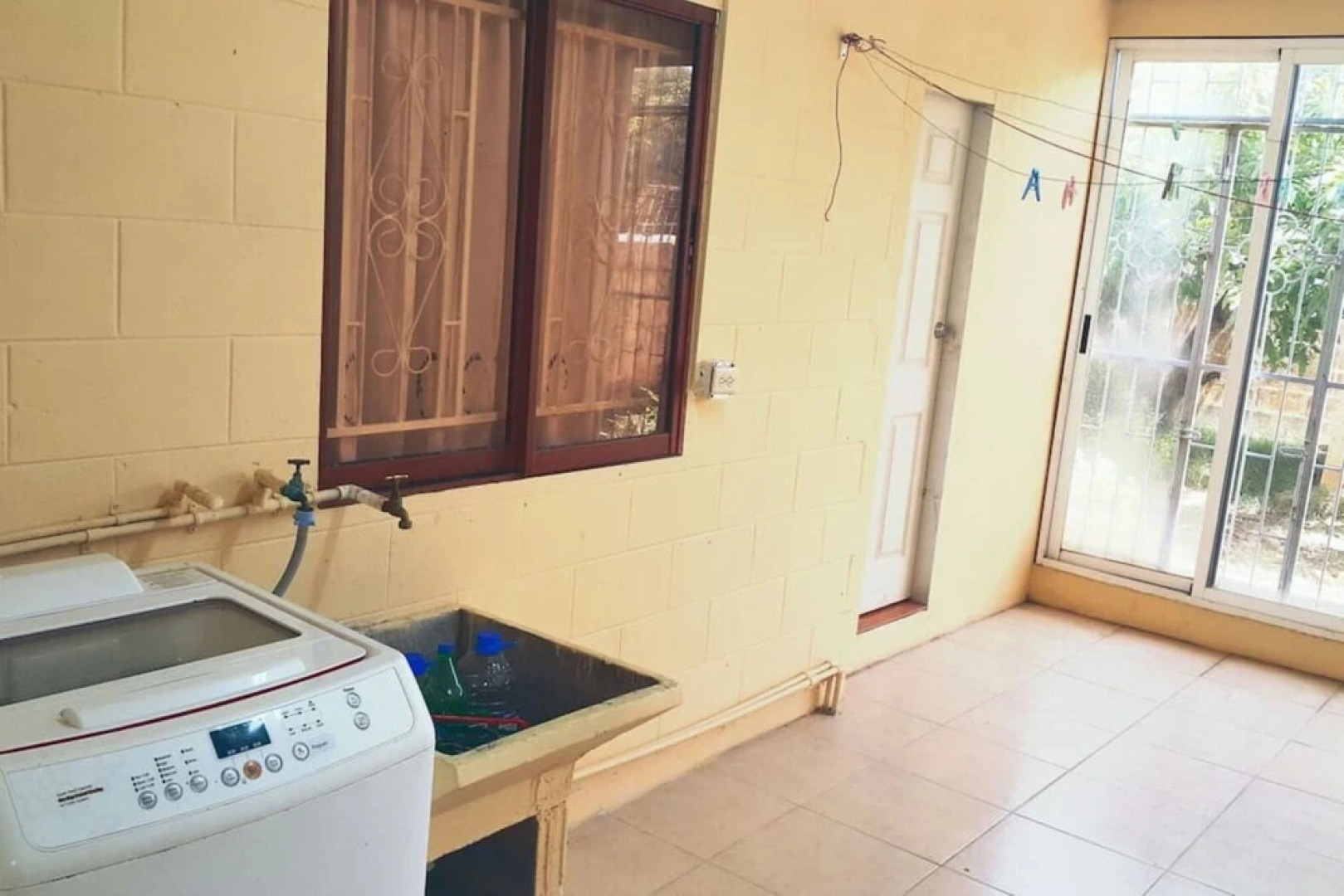 Spacious Apartment near Mall