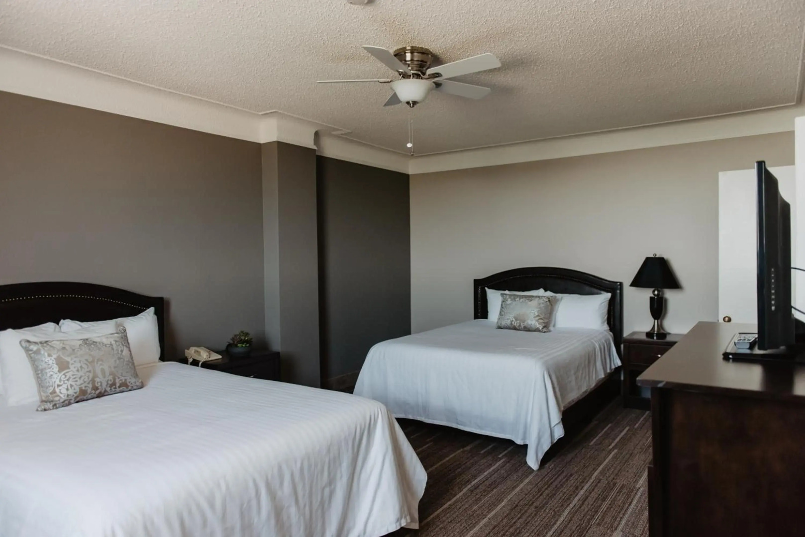 Prince Arthur Waterfront Hotel & Suites