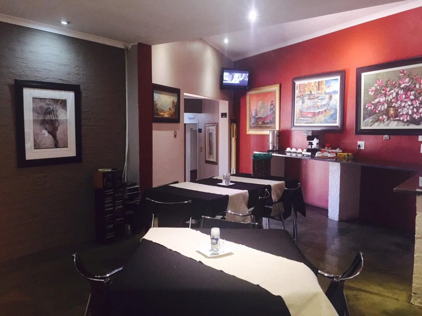 African Moon Corporate House