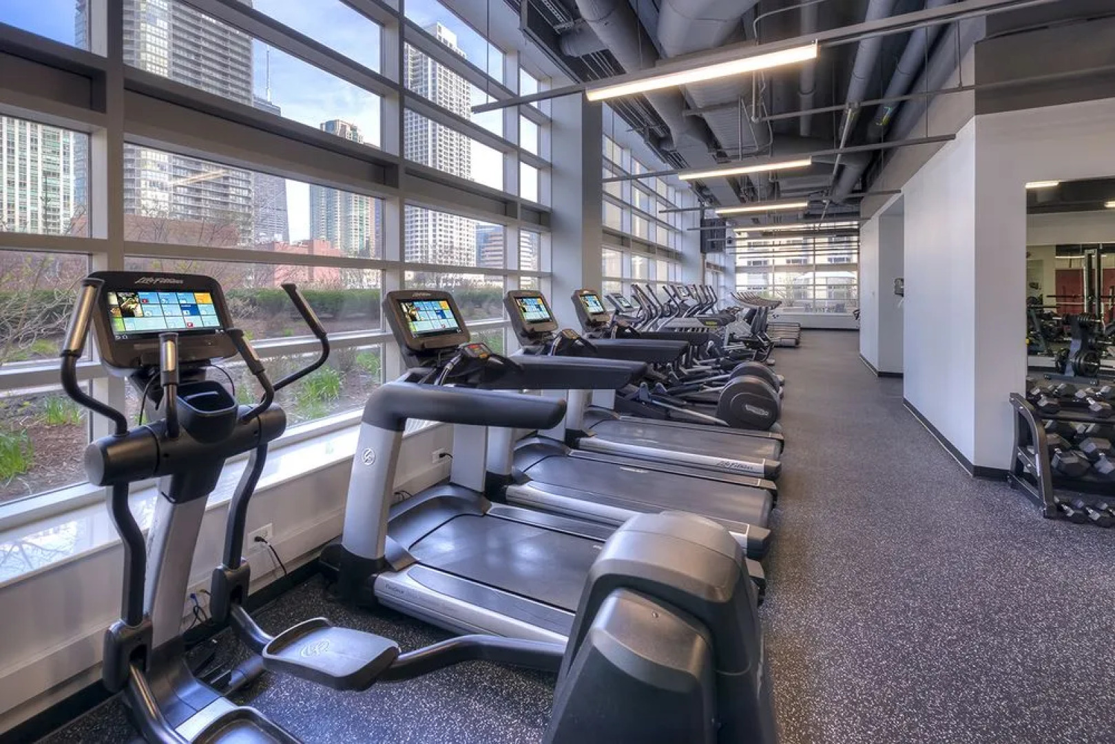 Chicago Grand Plaza Suites