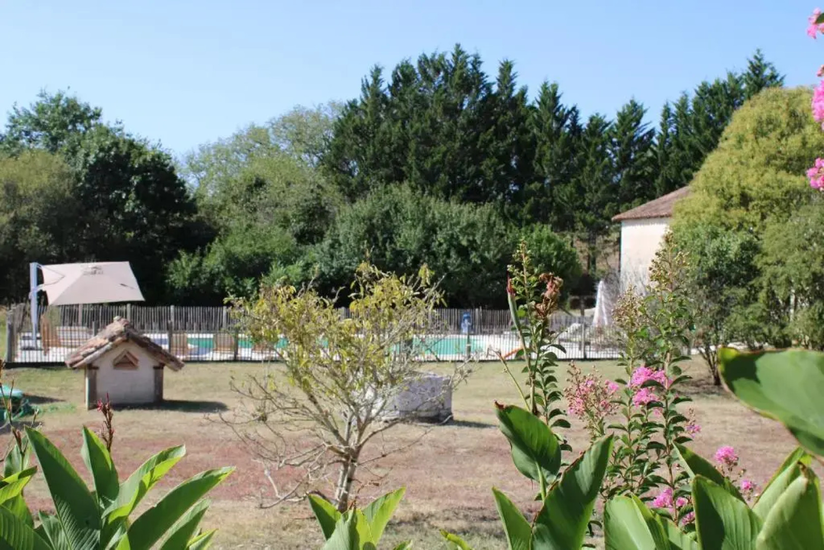 Le Petit Chateau Servanches