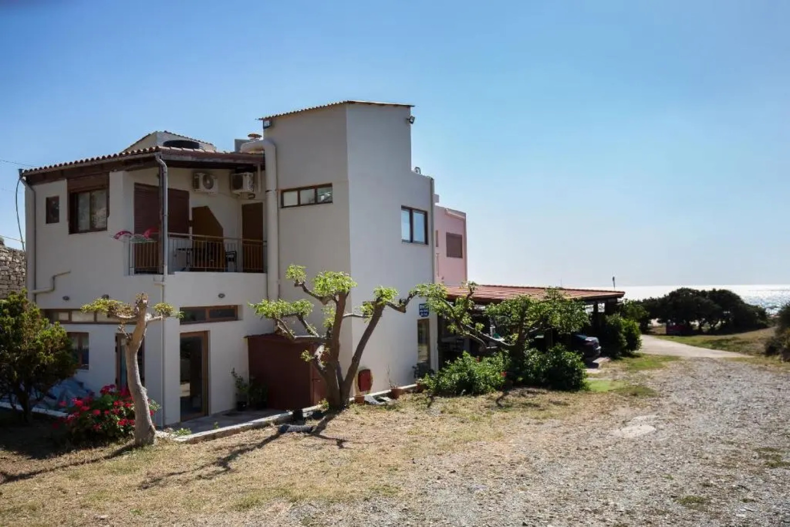 En Plo Beachfront Rooms