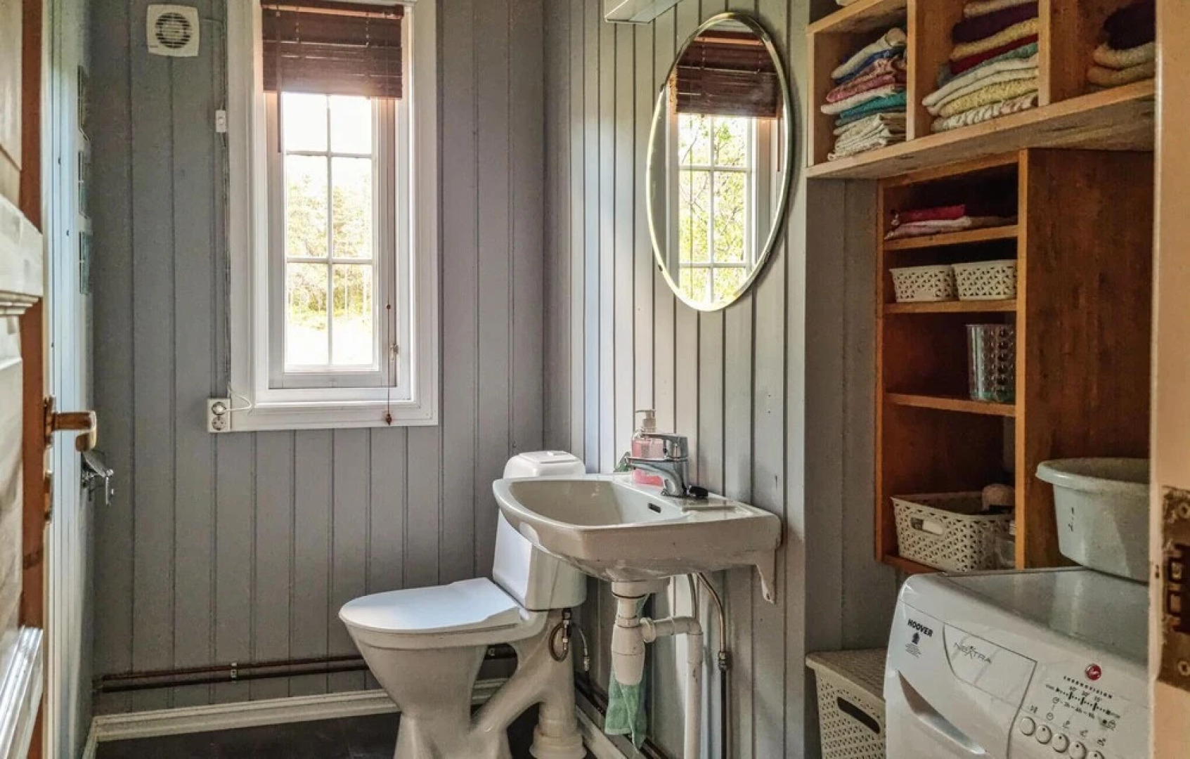 Nice Home in Hornnes With Wifi and 5 Bedrooms