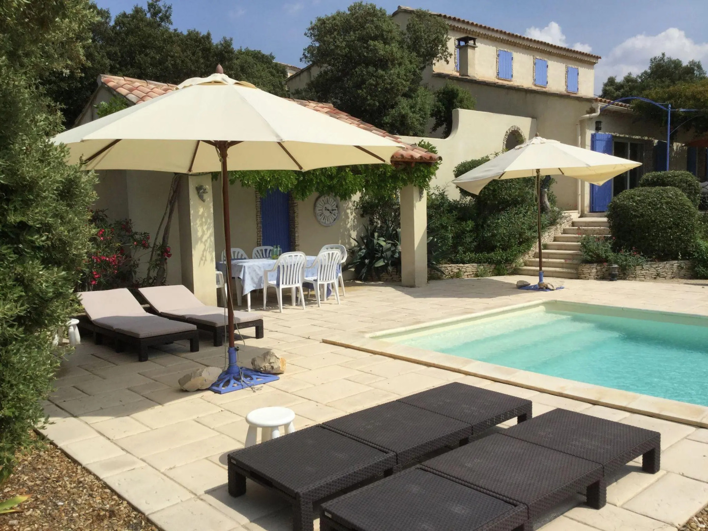 Charming Villa in Villes-sur-Auzon with Swimming Pool