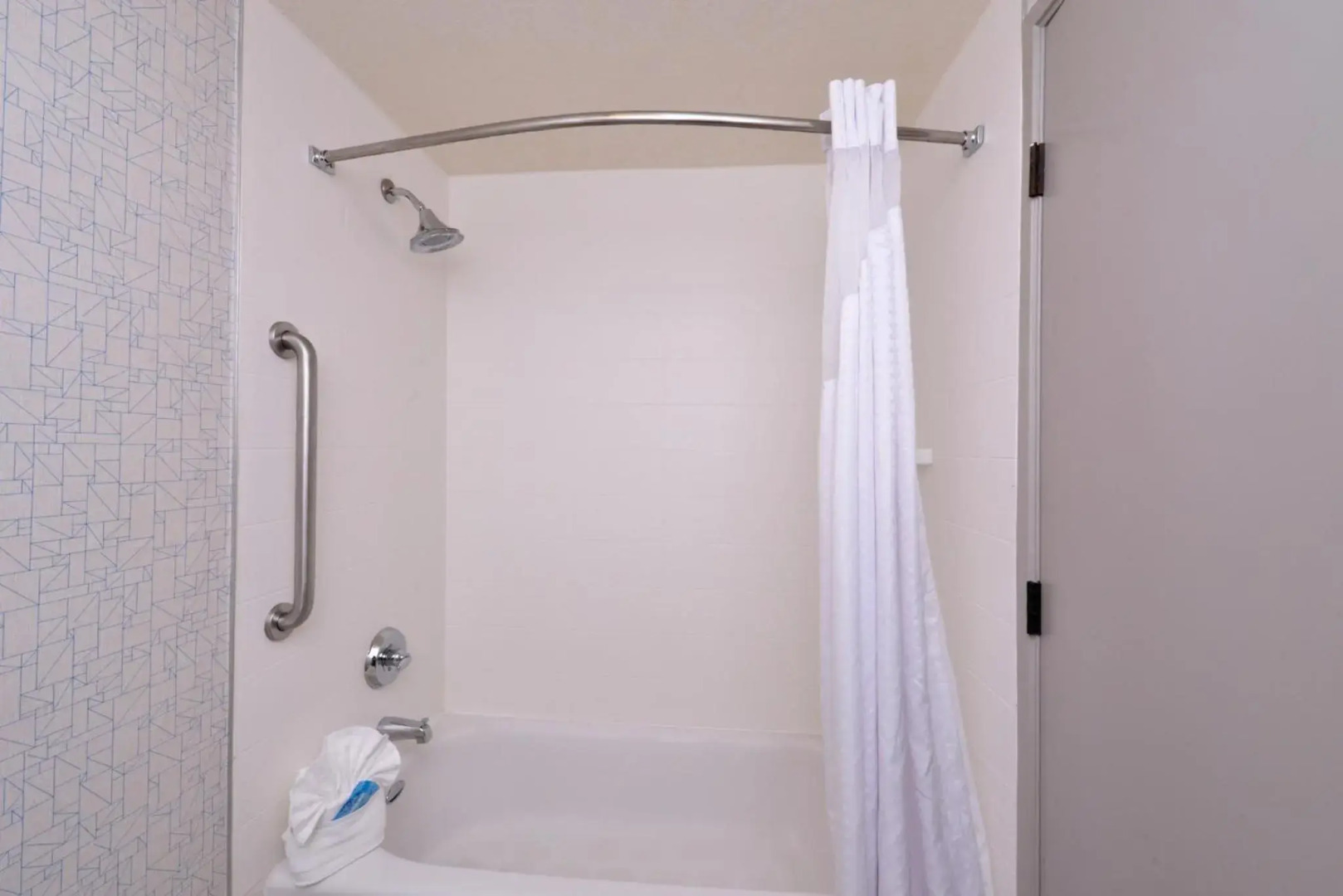 Holiday Inn Express Palm-Desert by IHG