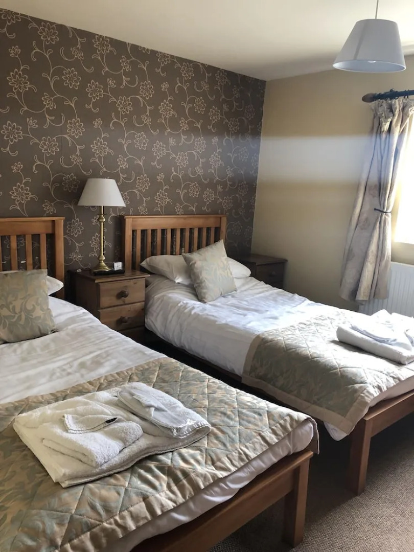 The Jug and Glass Inn