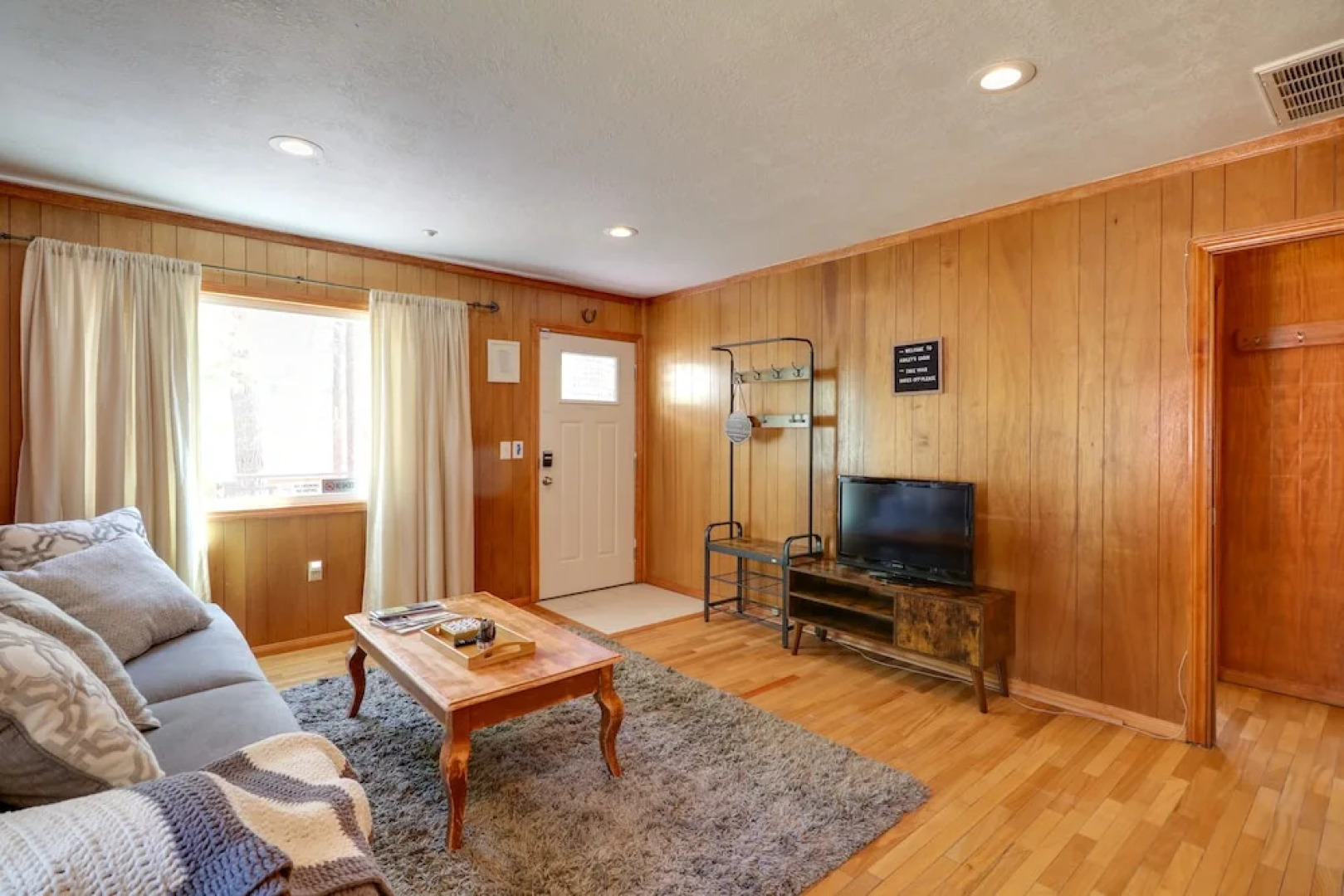 Wrightwood Cabin ~ 4 Mi to Mtn High Resort!