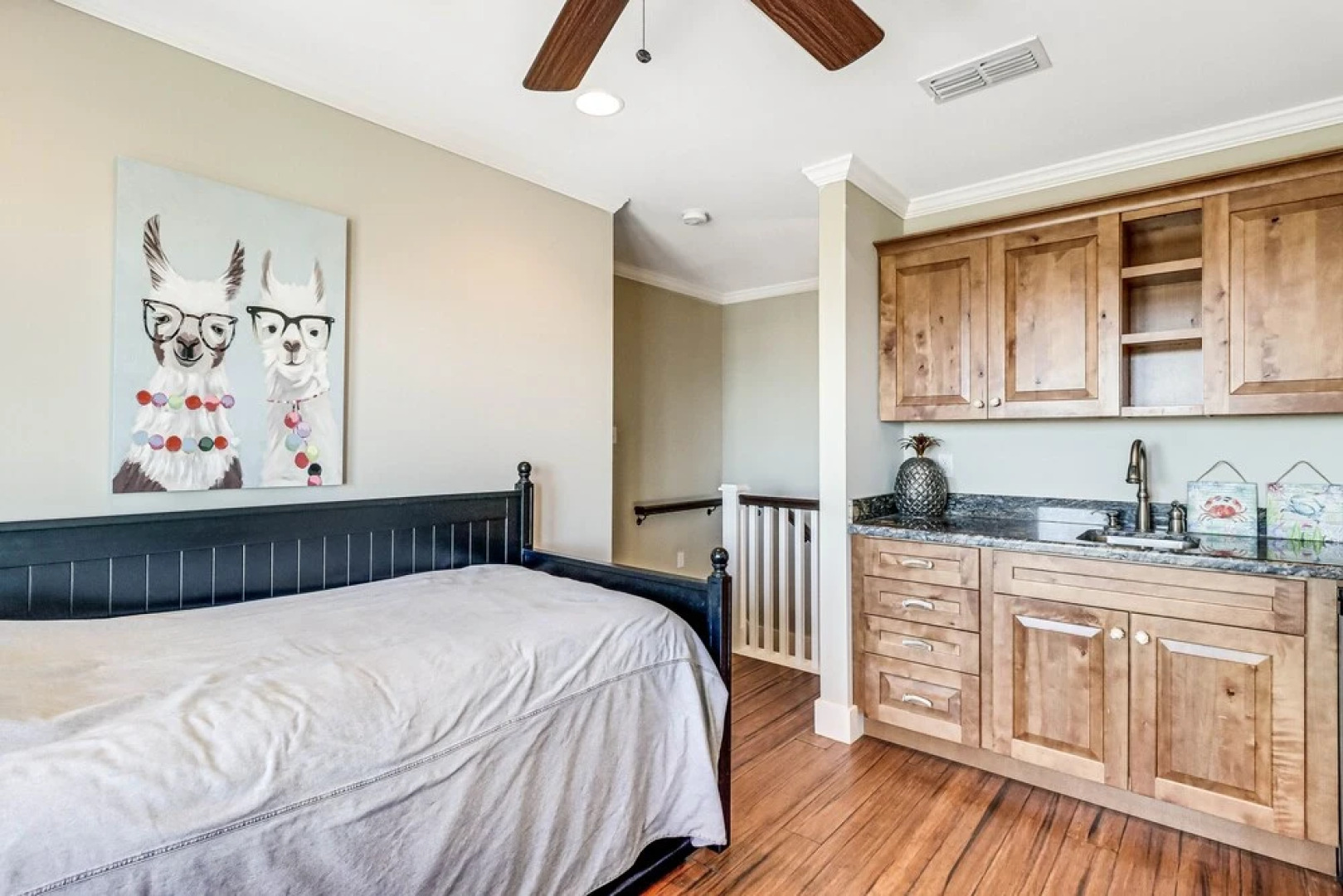 The James Pearl 4 Bedroom Home by RedAwning