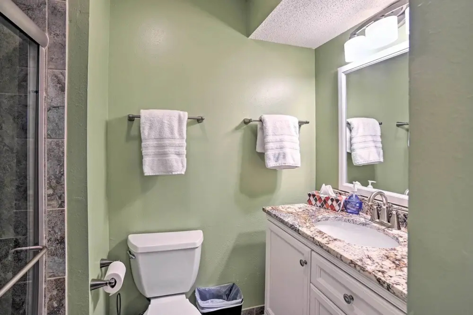 Cozy Missouri Condo ~ 2 Mi to Silver Dollar City!