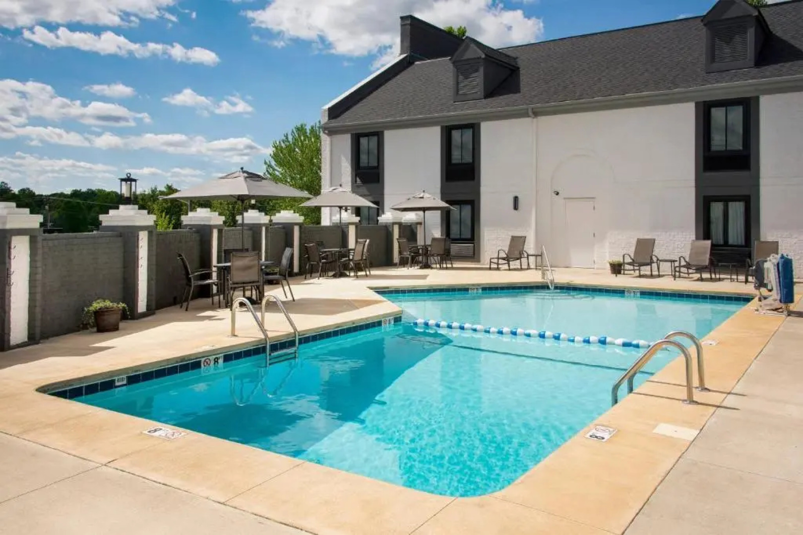 Courtyard by Marriott Winston-Salem University