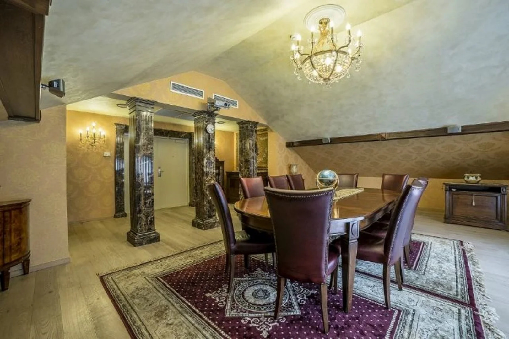 Отель и ресторан IMPERIAL (бывший Ramada)