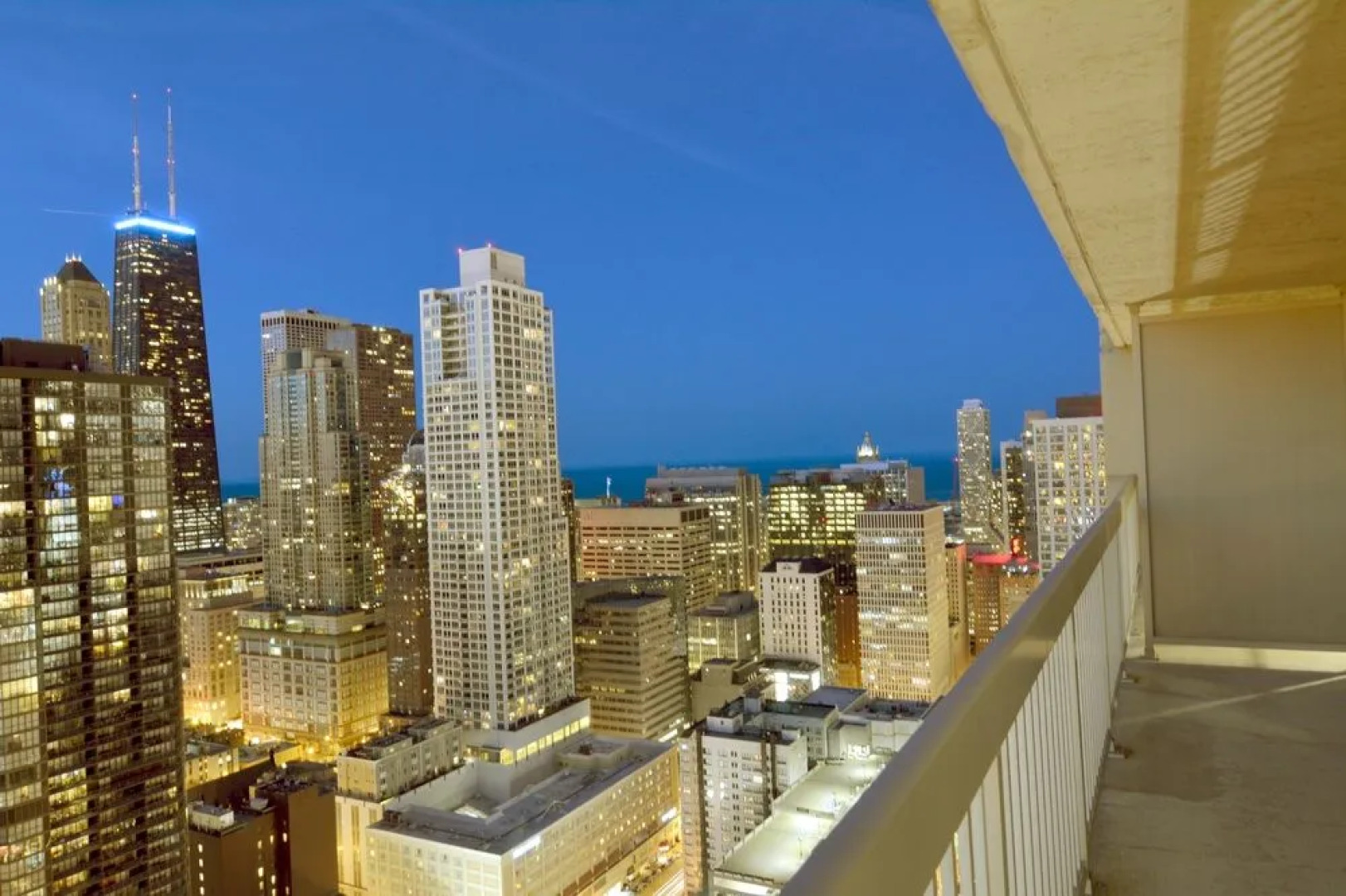 Chicago Grand Plaza Suites