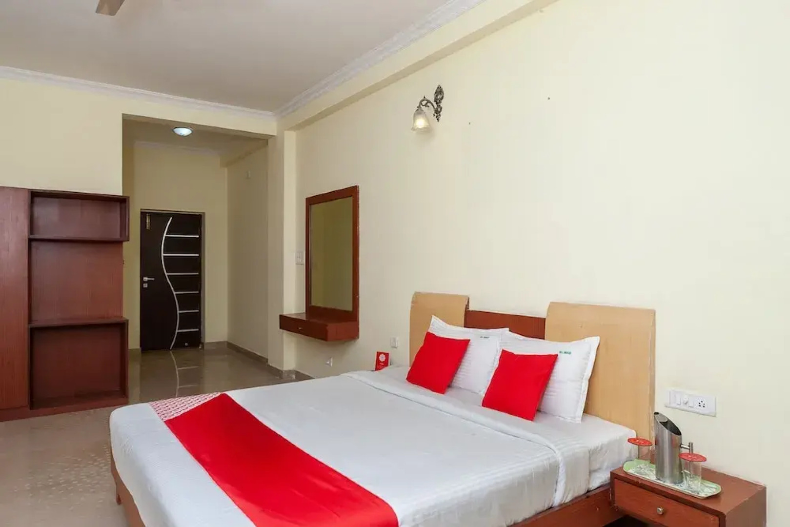 OYO 27033 Hill Breeze