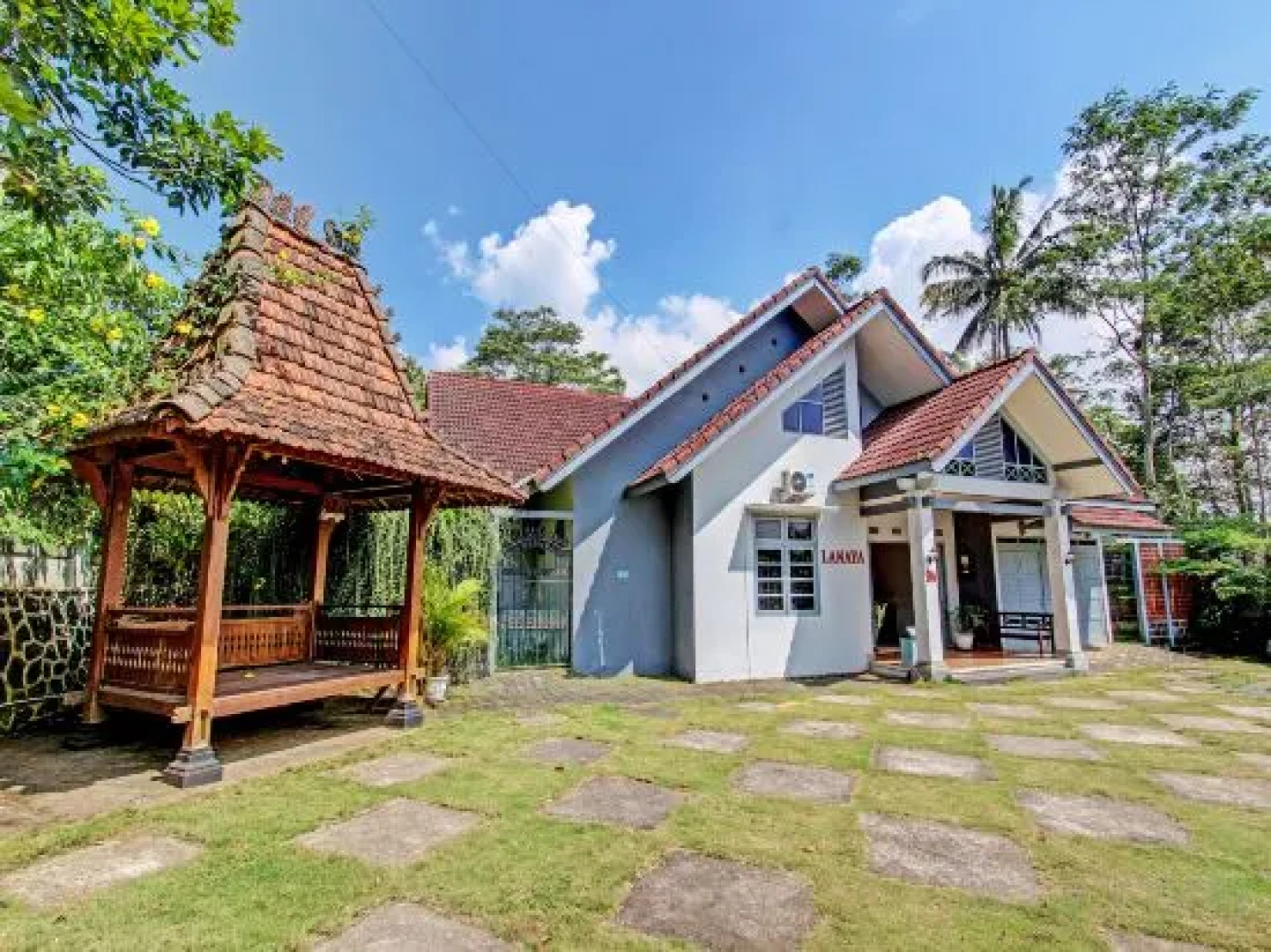 OYO Life 92686 Lanaya Guesthouse Syariah