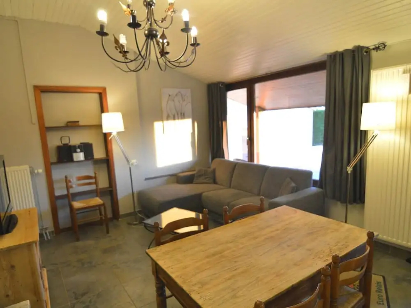 Sunny Cottage With Pool