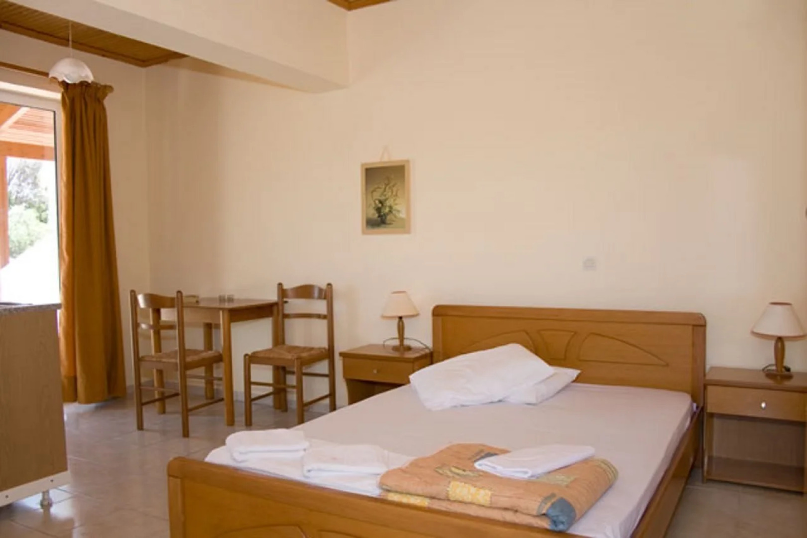 Pythos Studios and Apartments