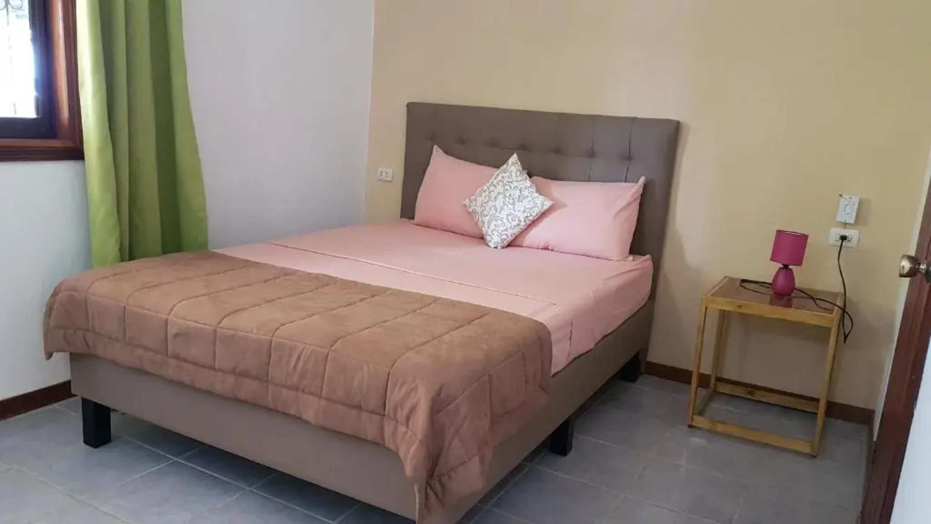 Yucca Beachfront Hotel