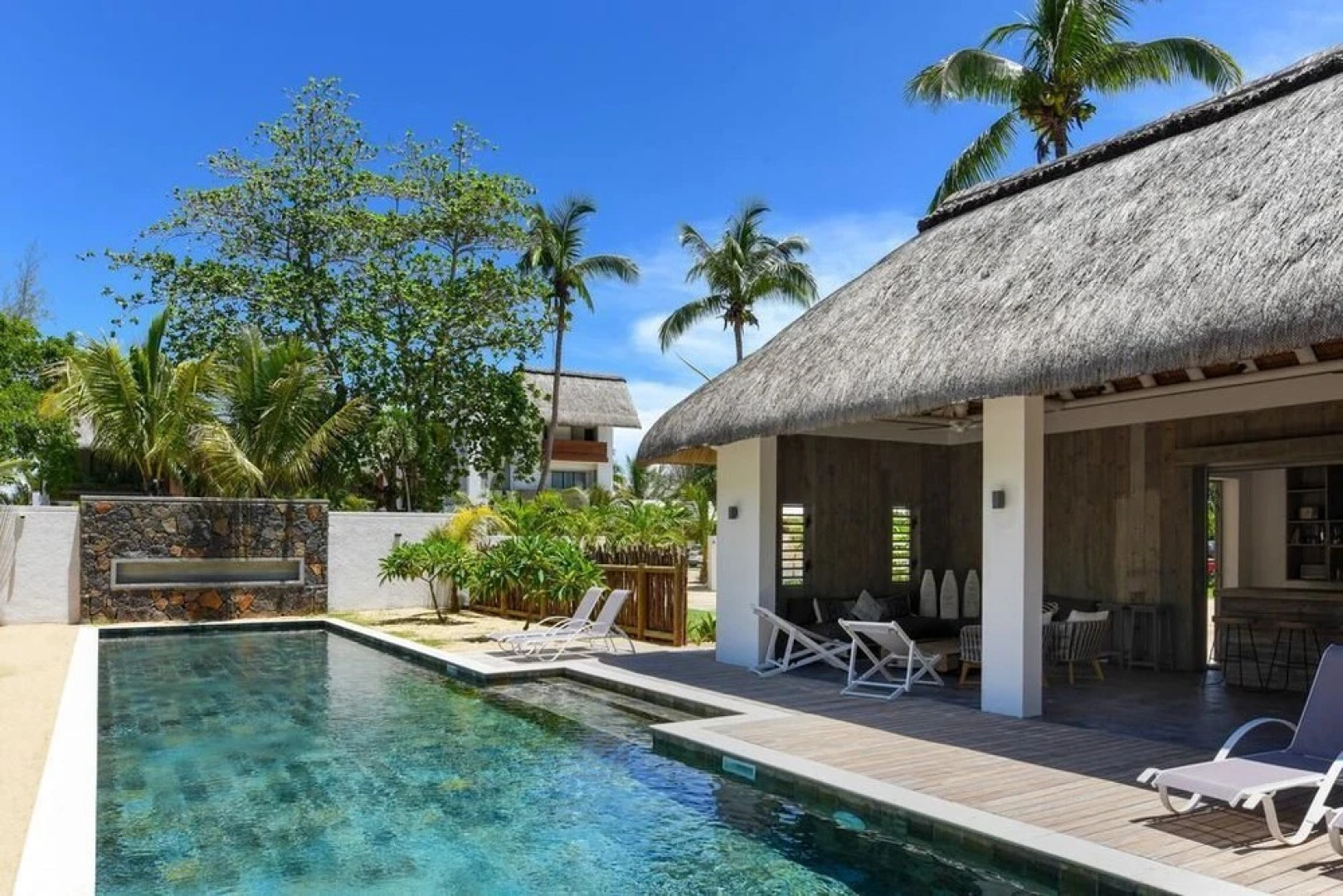 Beach and Pool Poste Lafayette