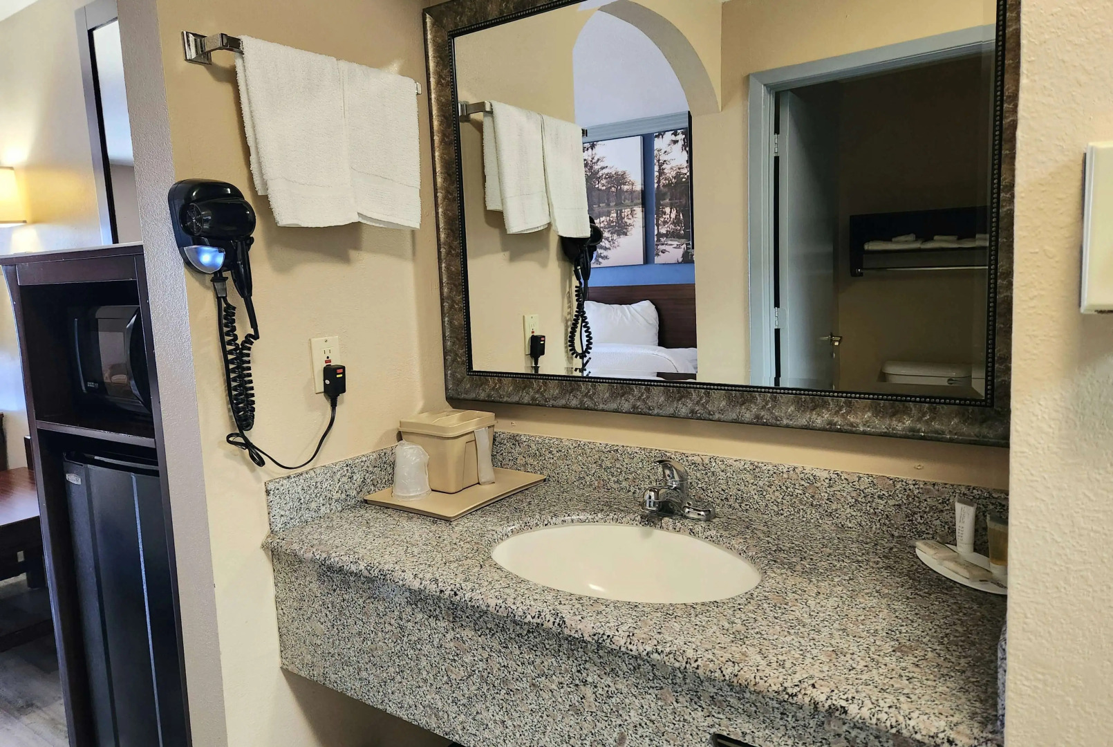 Days Inn by Wyndham Rosenberg