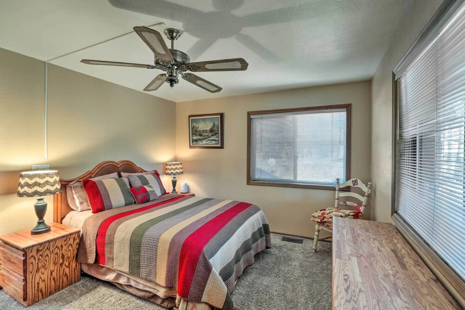 Deck & Scenic Views: Munds Park Cabin!