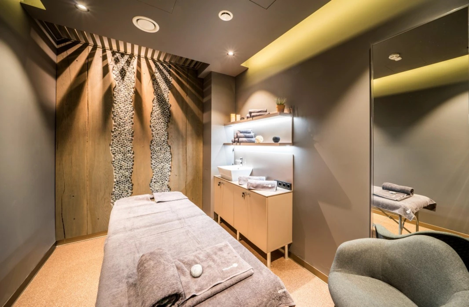 Отель Wellton Riverside Spa 