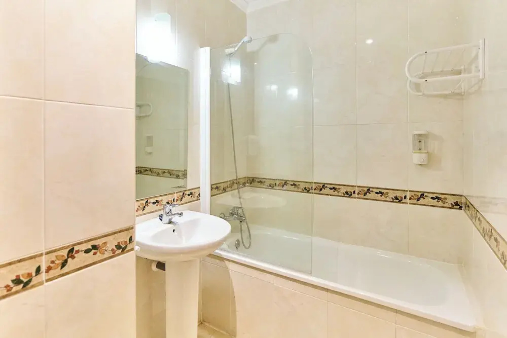 Hotel Villamayor by gaiarooms