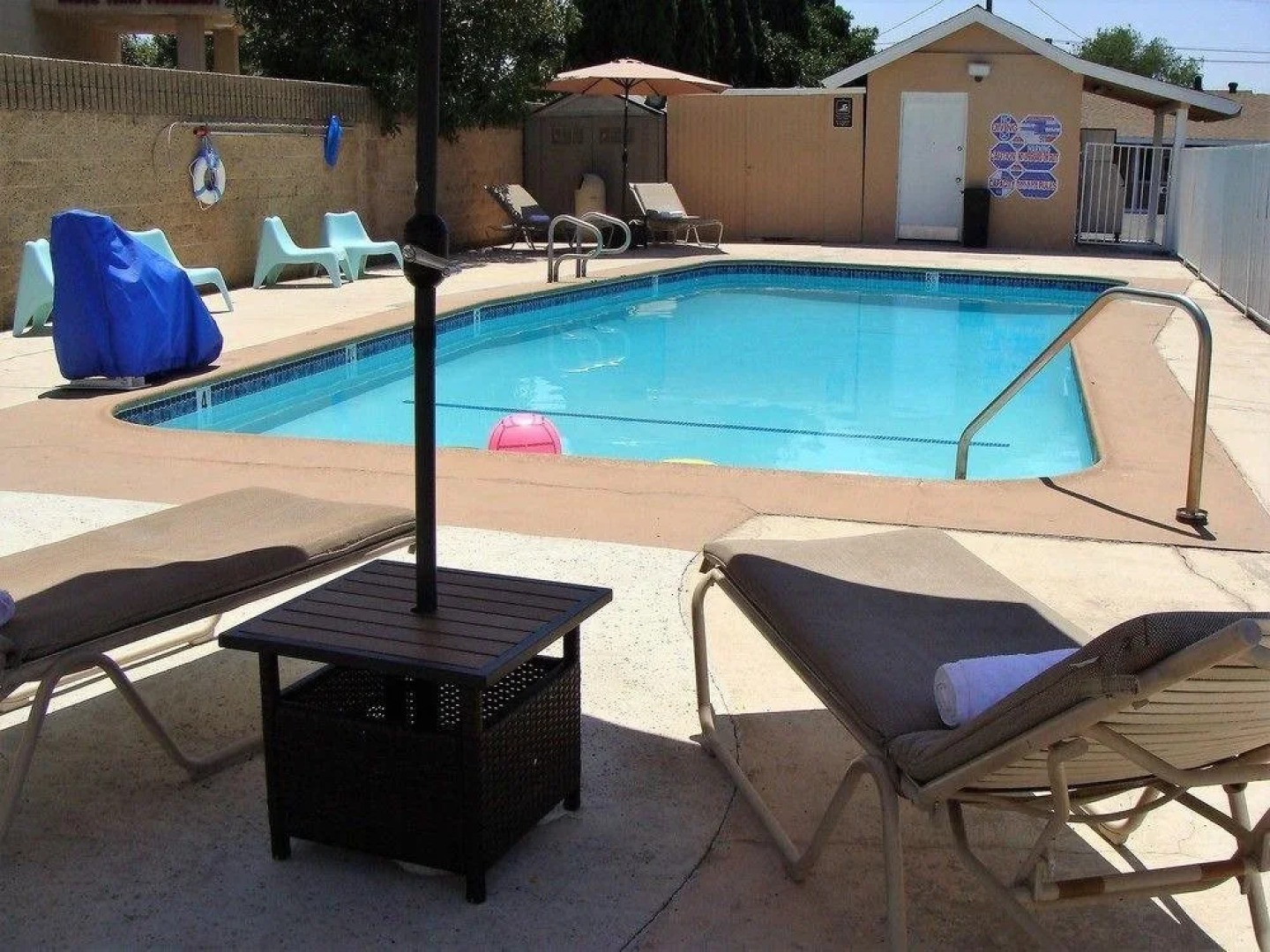 Westward Wagon Inn Theme Park Entrance